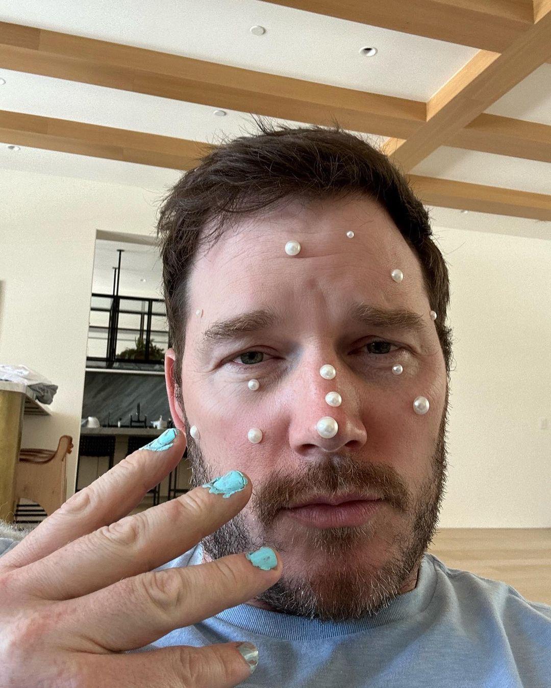 Chris Pratt gets makeover from daughters