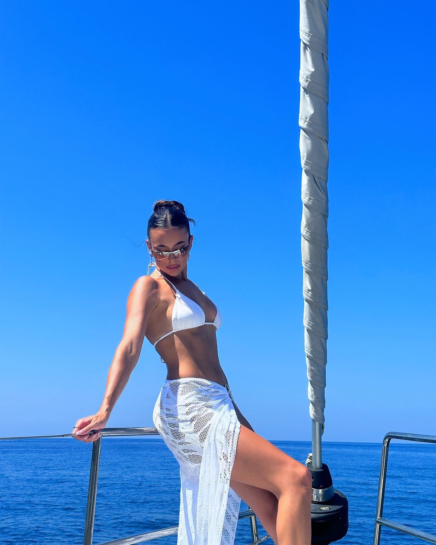 Kayla Richart In Bikini Flaunts Toned Abs During ‘End Of Summer Euro Trip’
