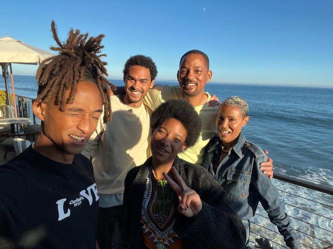 Jada Pinkett Smith celebrates finalization of audiobook recording with with family