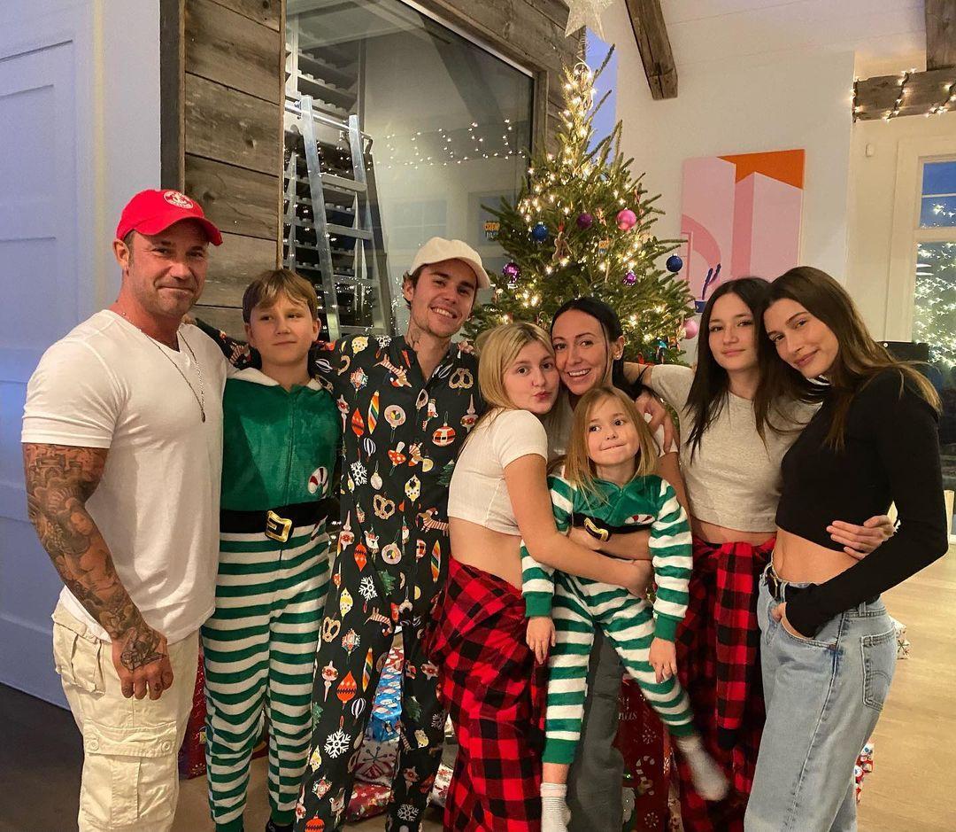 Justin Bieber with his family