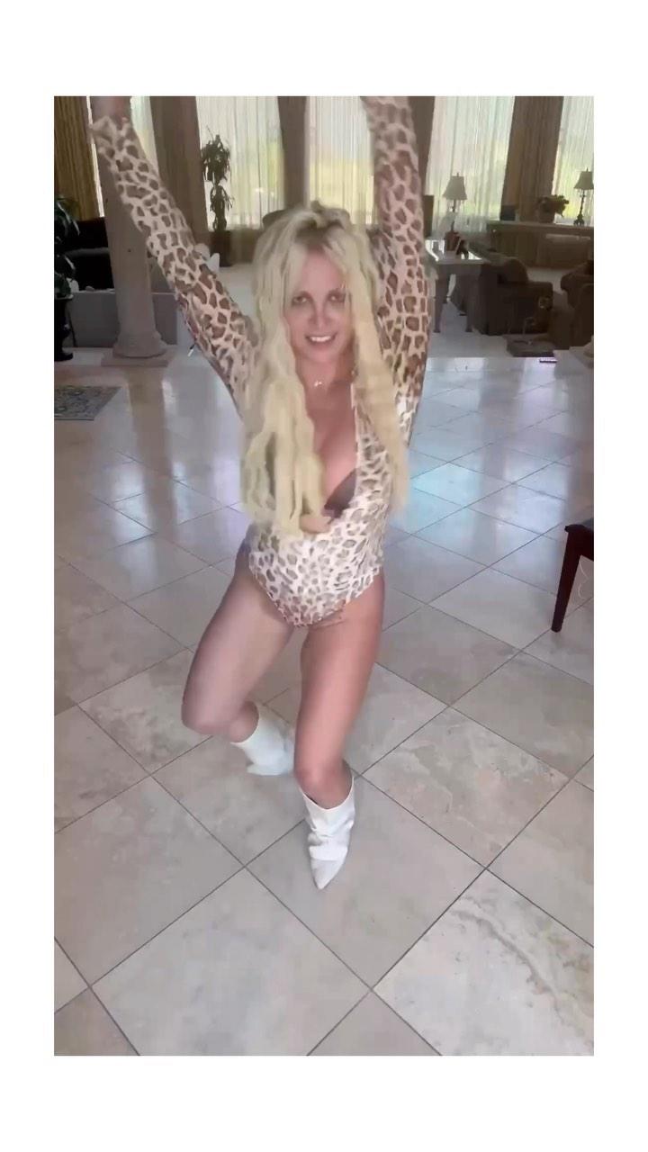 Britney Spears In Cheetah-Print Onesie Returns To Dancing On Instagram 
