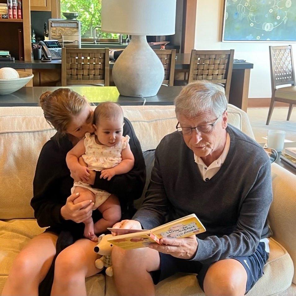 Bill Gates bonds with daughter Jennifer and granddaughter Leila in honor of Grandparents day