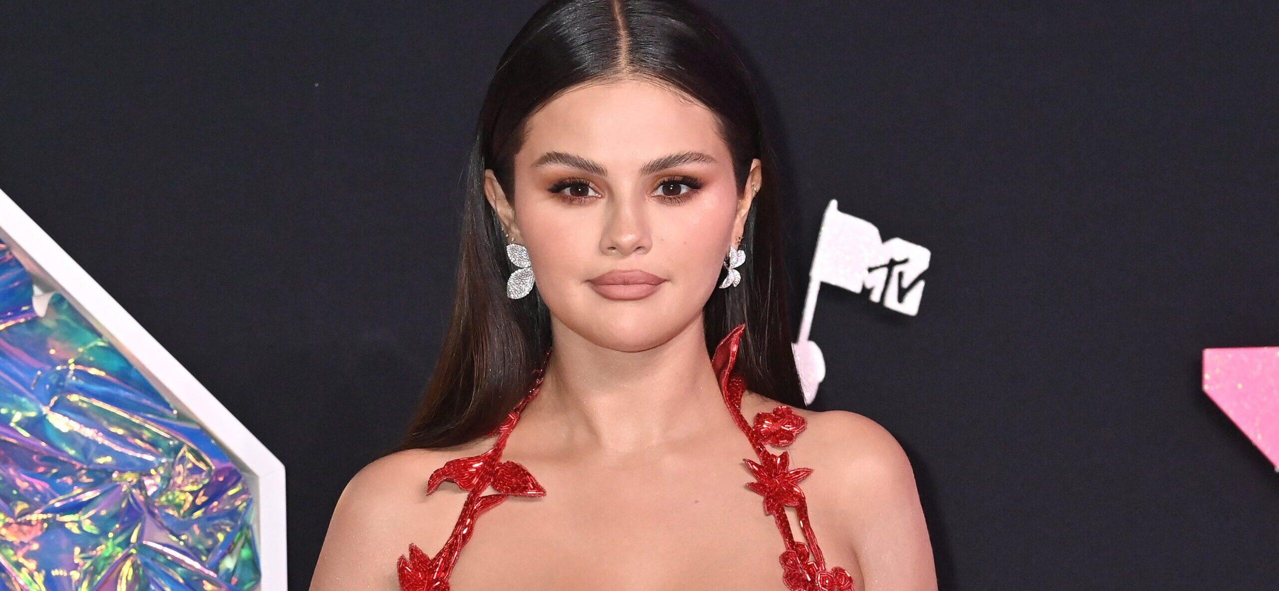 Selena Gomez stunned at the 2023 MTV VMAs in a red dress