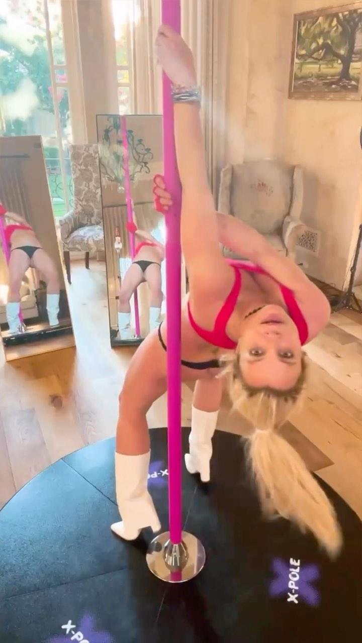 Britney Spears dancing on pole