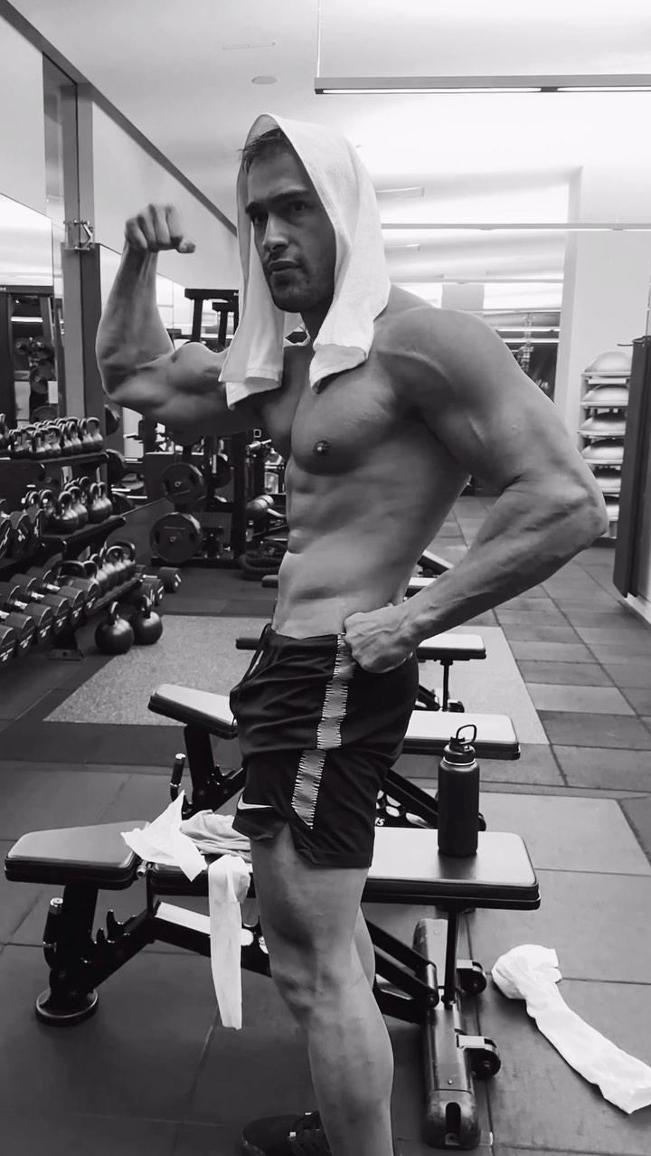 Sam Asghari Returns Instagram In Shirtless Gym Thirst Trap