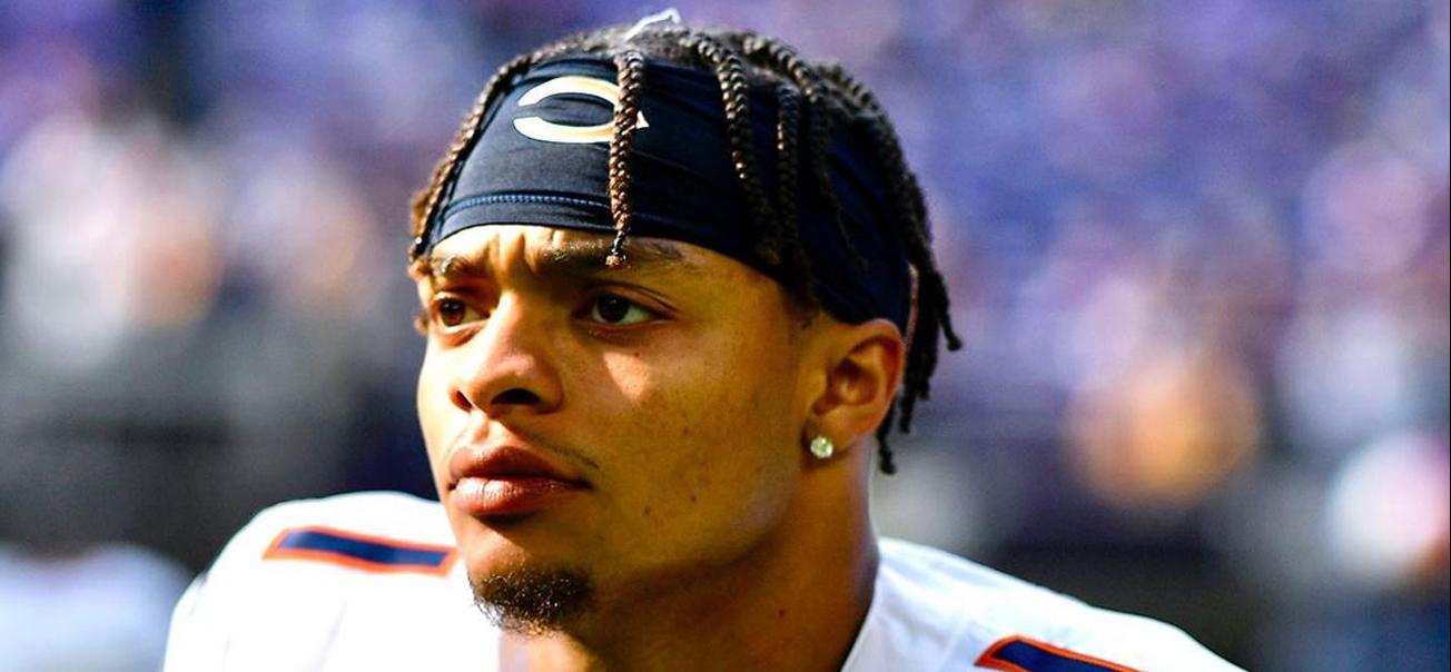 Fans Applaud Justin Fields For Helping End Chicago Bears' 14-Game Win Drought