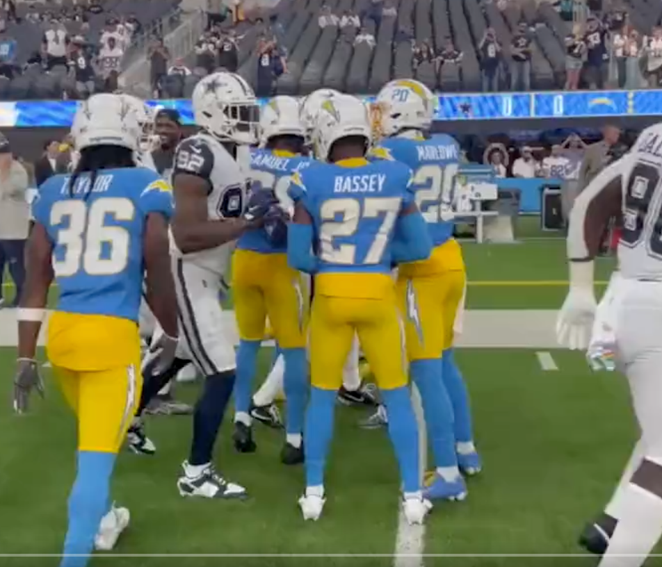 Brawl Breaks Out Between NFL Players Ahead Of 'Monday Night Football'