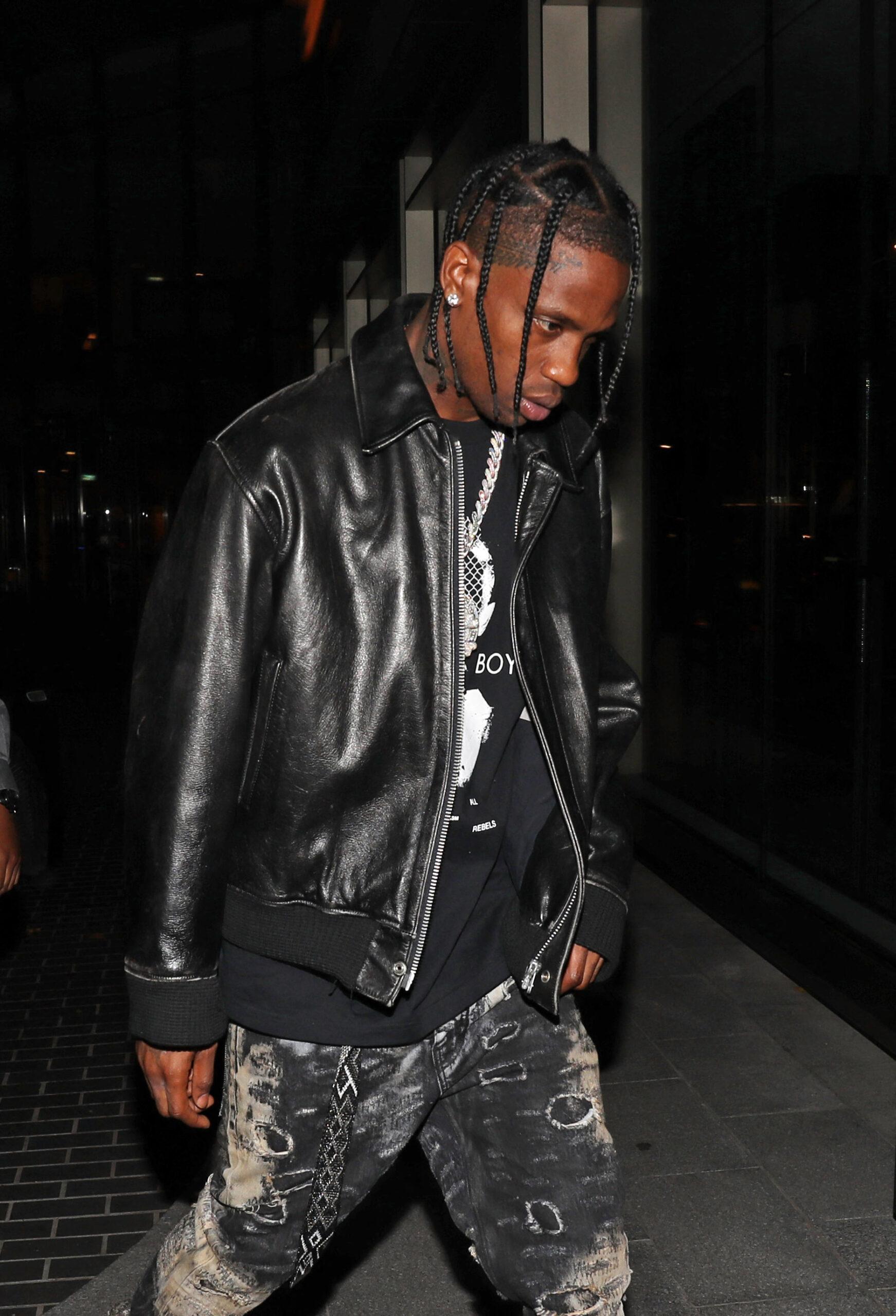 Travis Scott Nobu chega a Londres