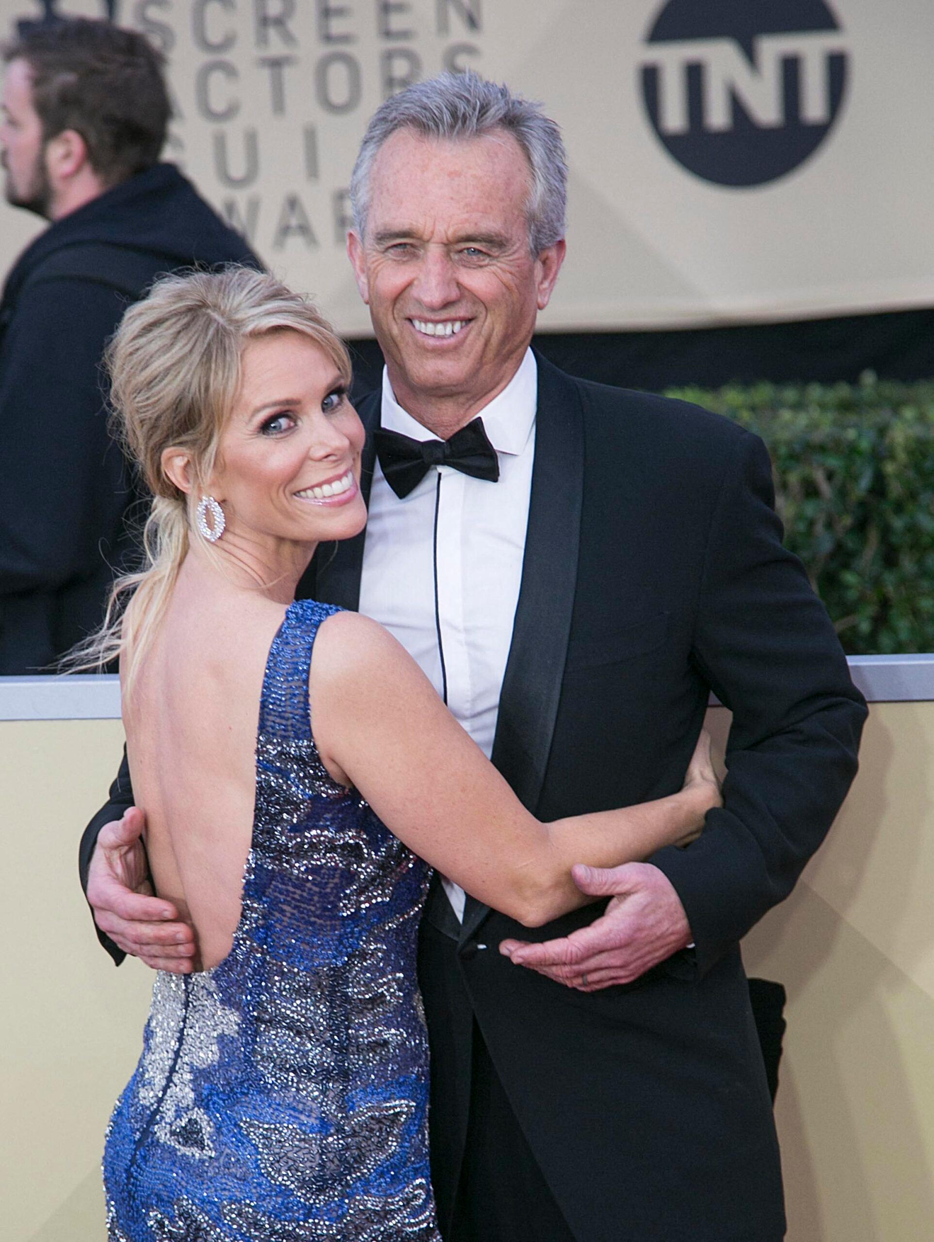 Cheryl Hines and Robert F. Kennedy at the red carpet of the 24th Annual Screen Actors Guild Awards