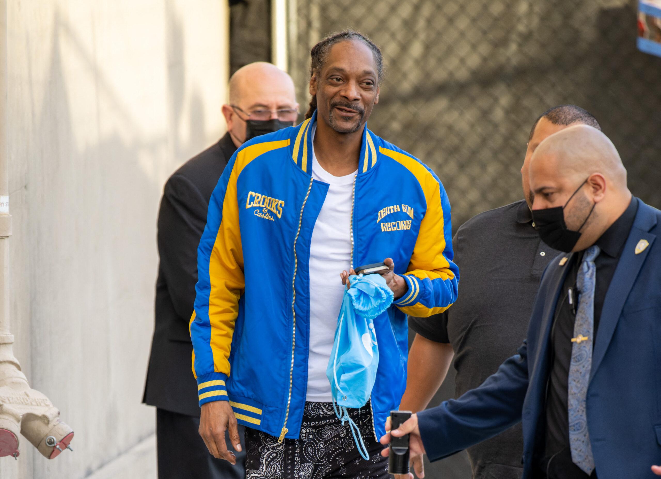 Snoop Dogg Seen With Blunt In Hand Days After 'Quitting Smoking'