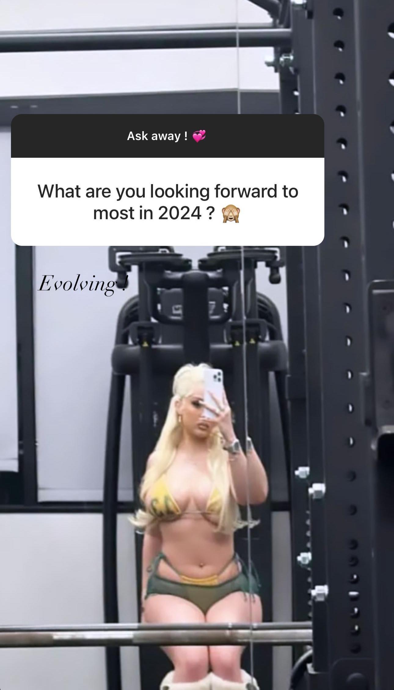 Alabama Barker answers a fan during an Instagram Q&A.