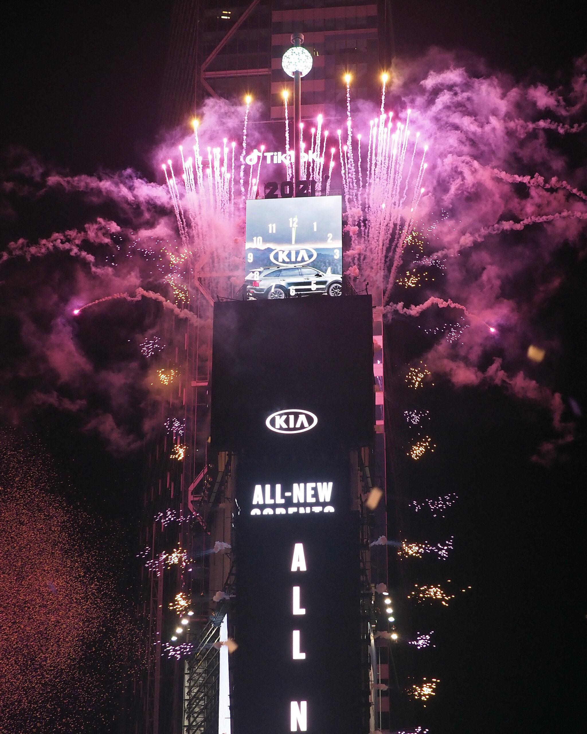 Times Square Visitors Share Their Bathroom Secret During NYE Party