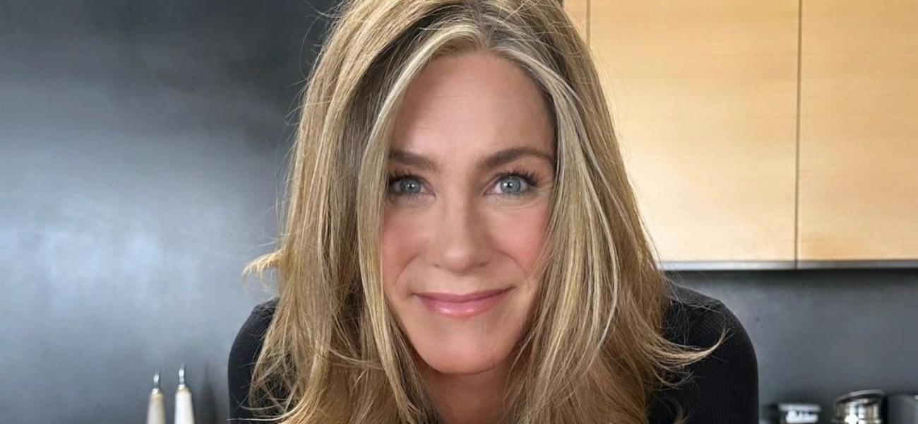 Jennifer Aniston close up