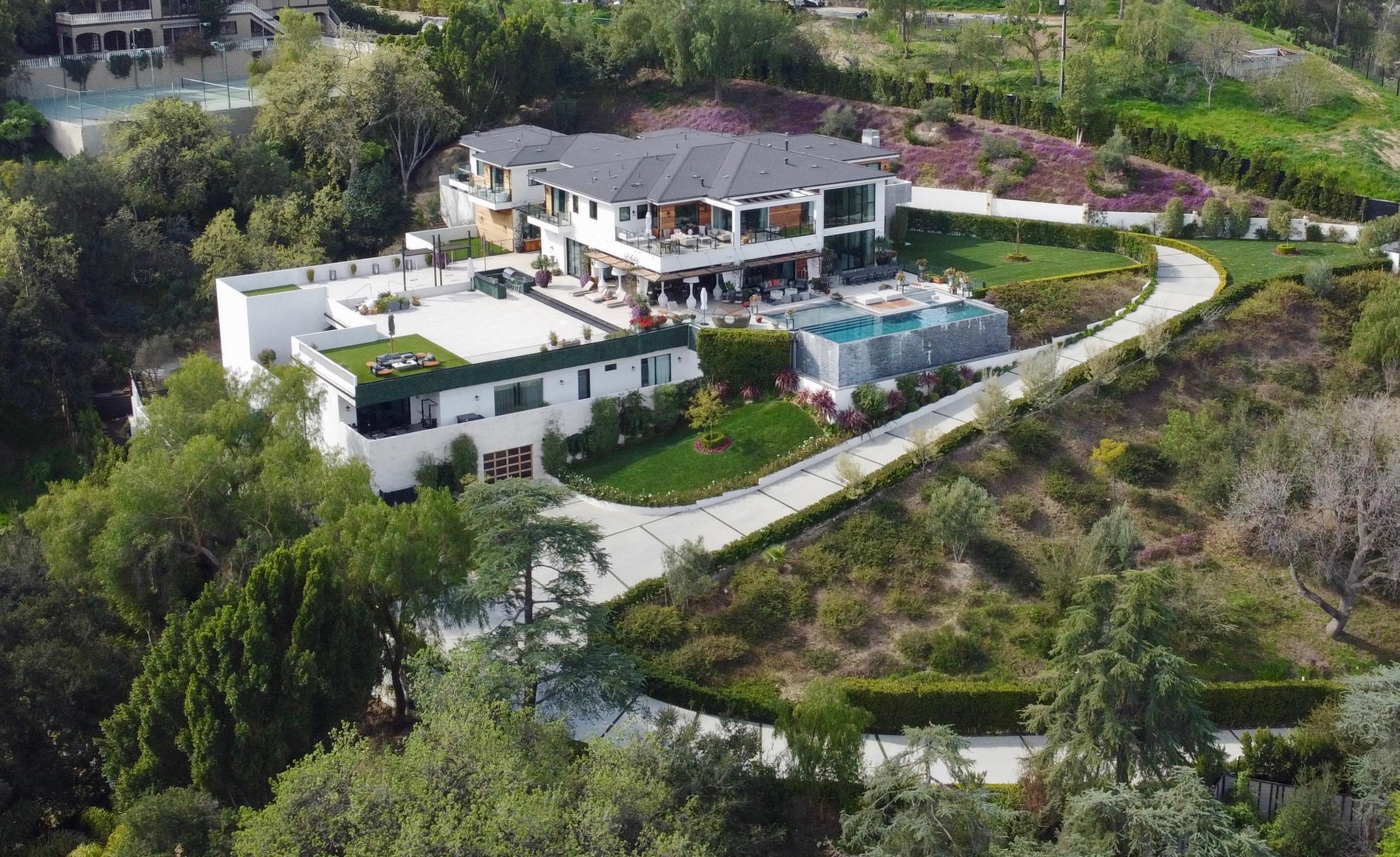 Aerial Images of Nick Jonas and Priyanka Chopra $20 Million Mansion in Encino, California