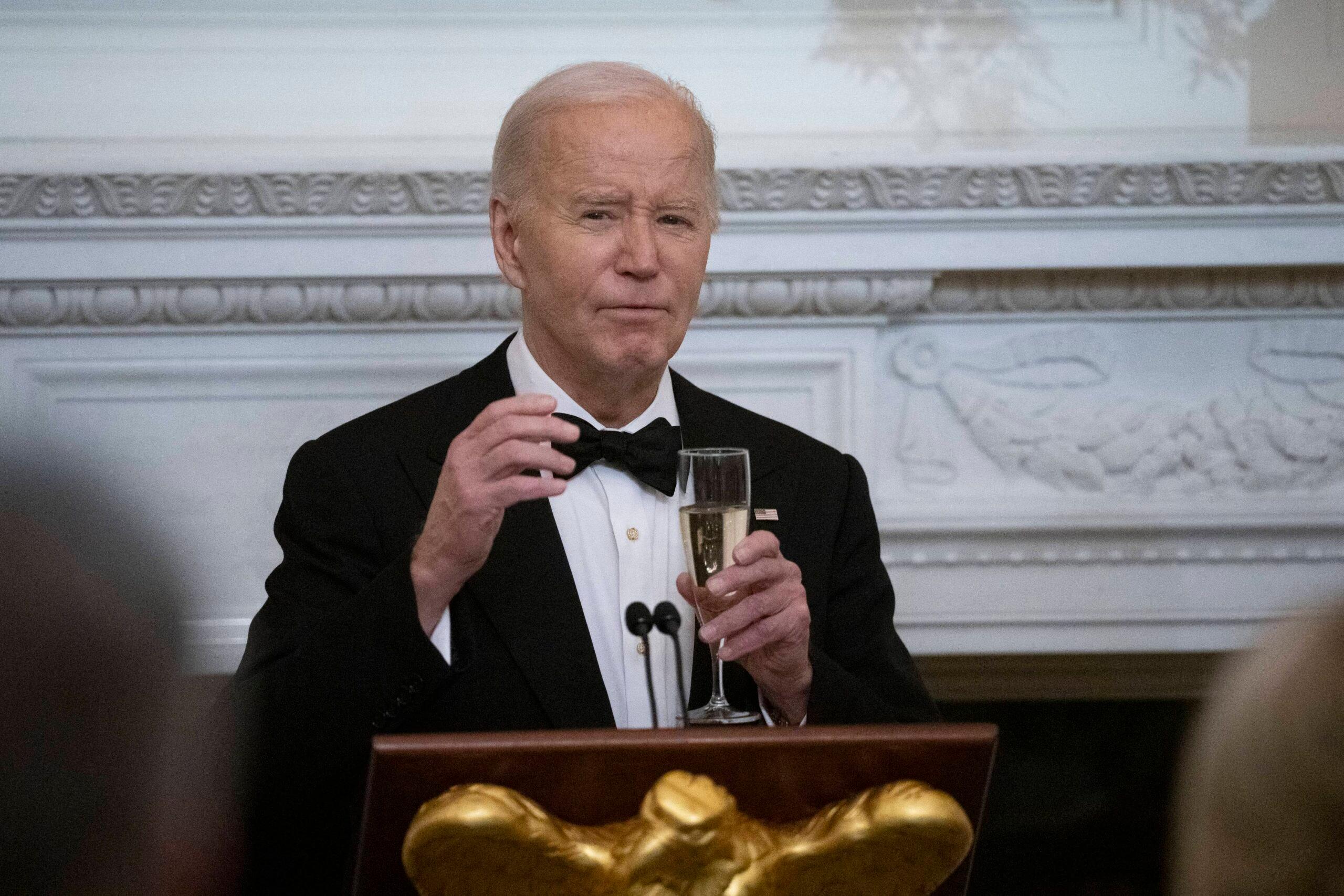 Joe Biden anuncia que está fazendo um exame físico em meio a preocupações de saúde mental