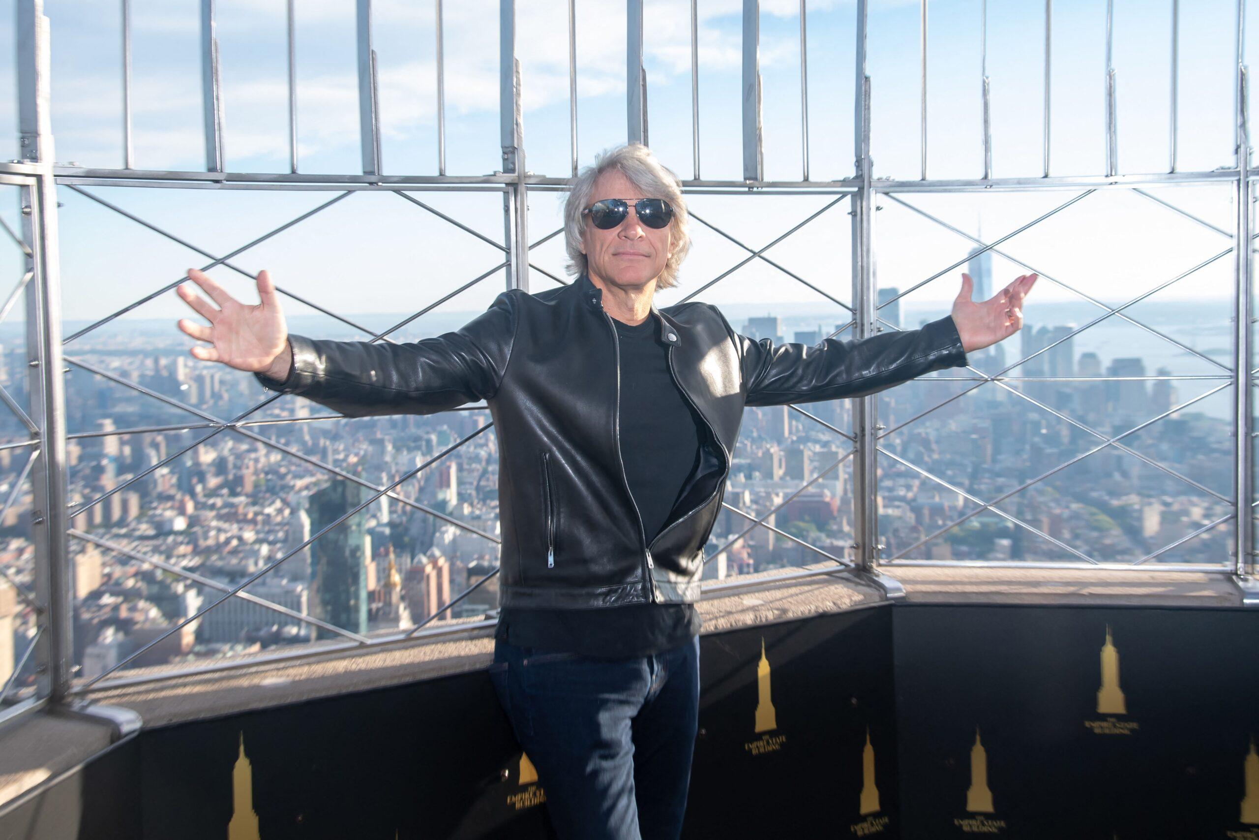 Jon Bon Jovi 'inseguro' sobre shows futuros: 'Ainda se recuperando de uma grande cirurgia'