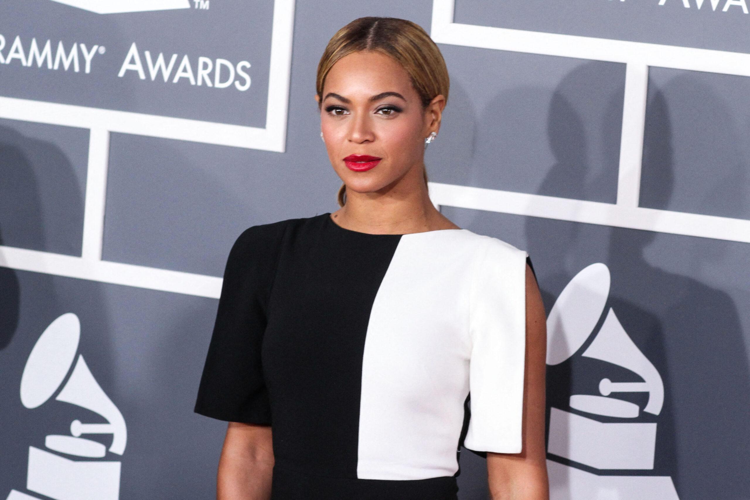 O cover de ‘Jolene’ de Beyoncé tem uma homenagem à família que os fãs podem ter perdido