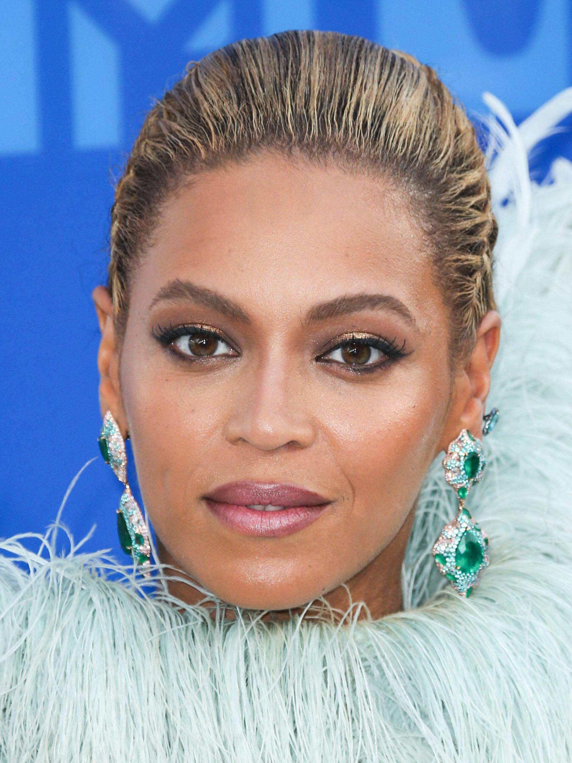 Beyoncé Drops Surprise 'Texas Hold 'Em' Remix With Brand-New Lyrics
