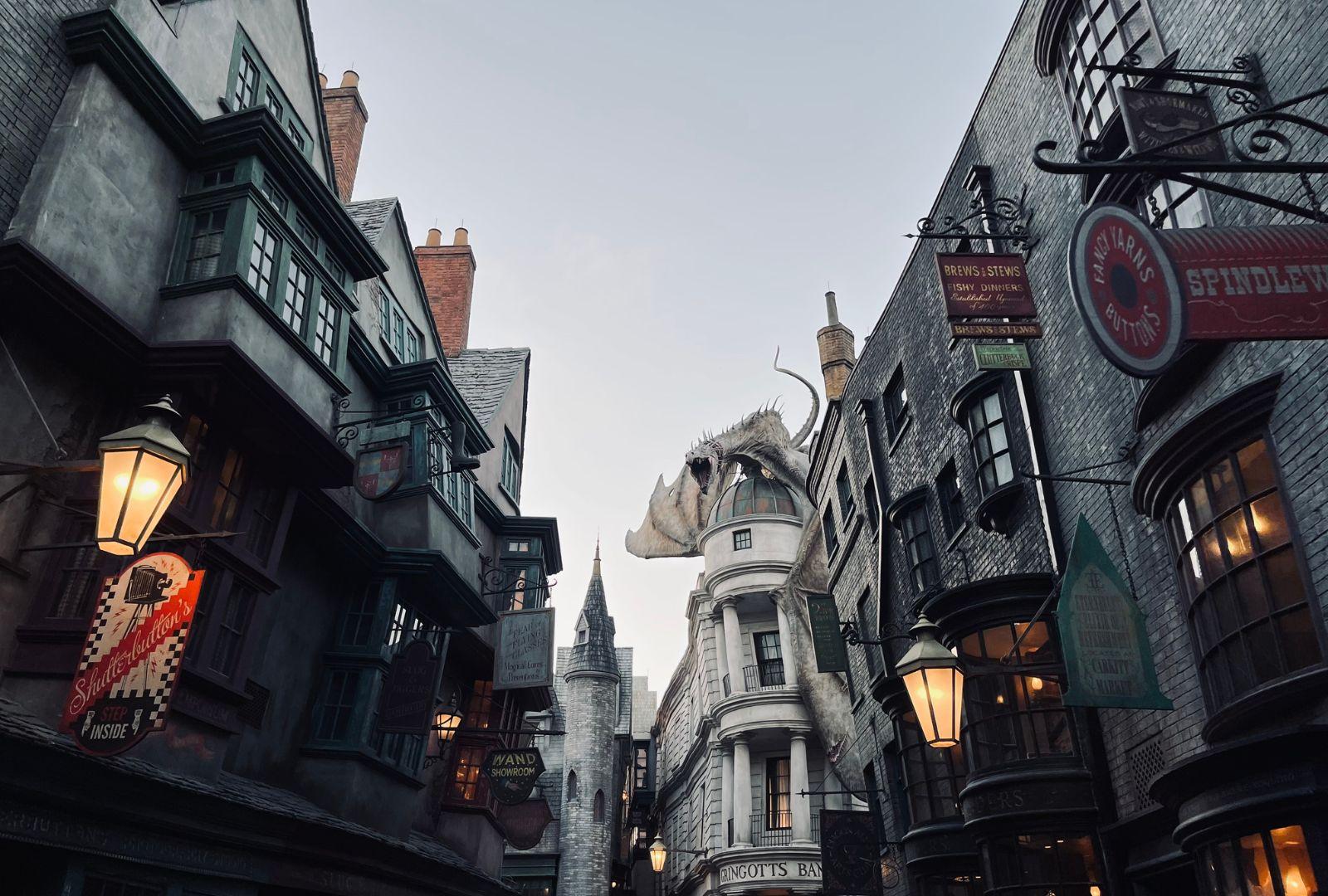 Universal Hollywood processada após montanha-russa de 'Harry Potter' deixar Riders 'Stranded Midair'