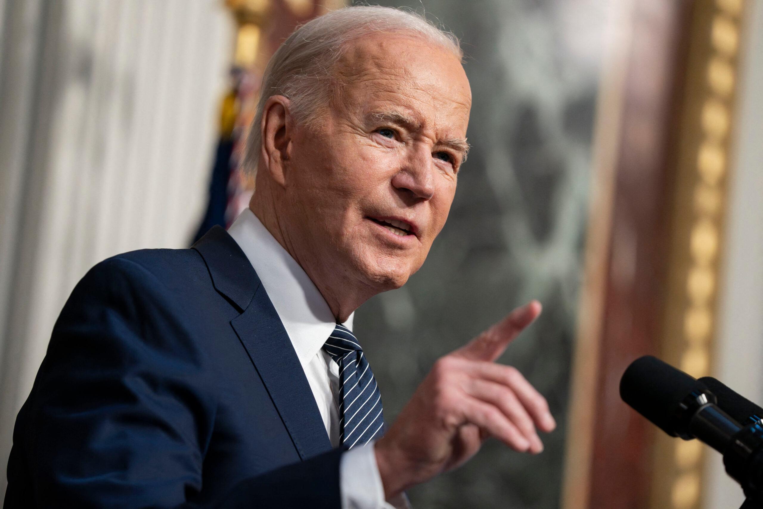 O presidente Joe Biden fala na Casa Branca sobre redução de custos com saúde