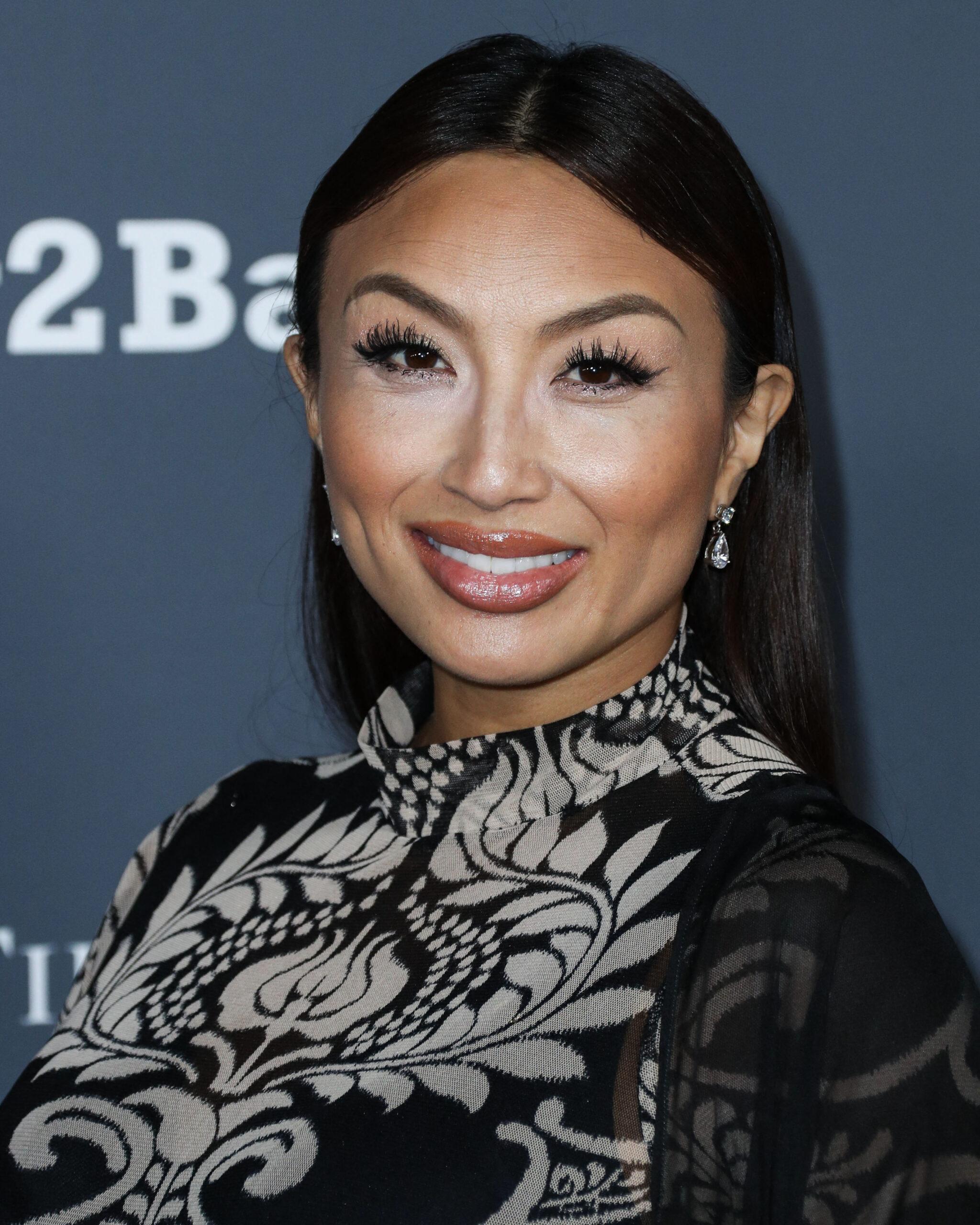 Jeannie Mai di Gala HUT ke-10 Baby2Baby 2021