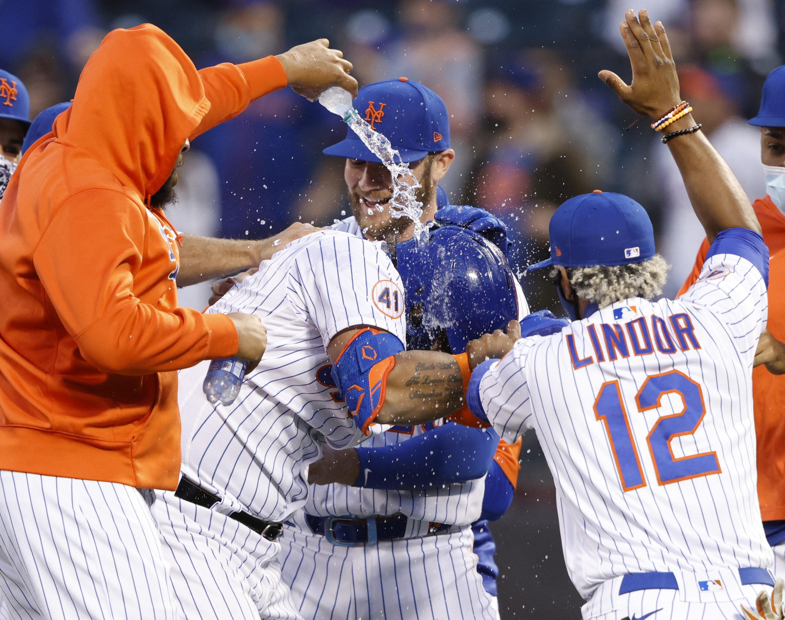 New York Mets celebrating a win