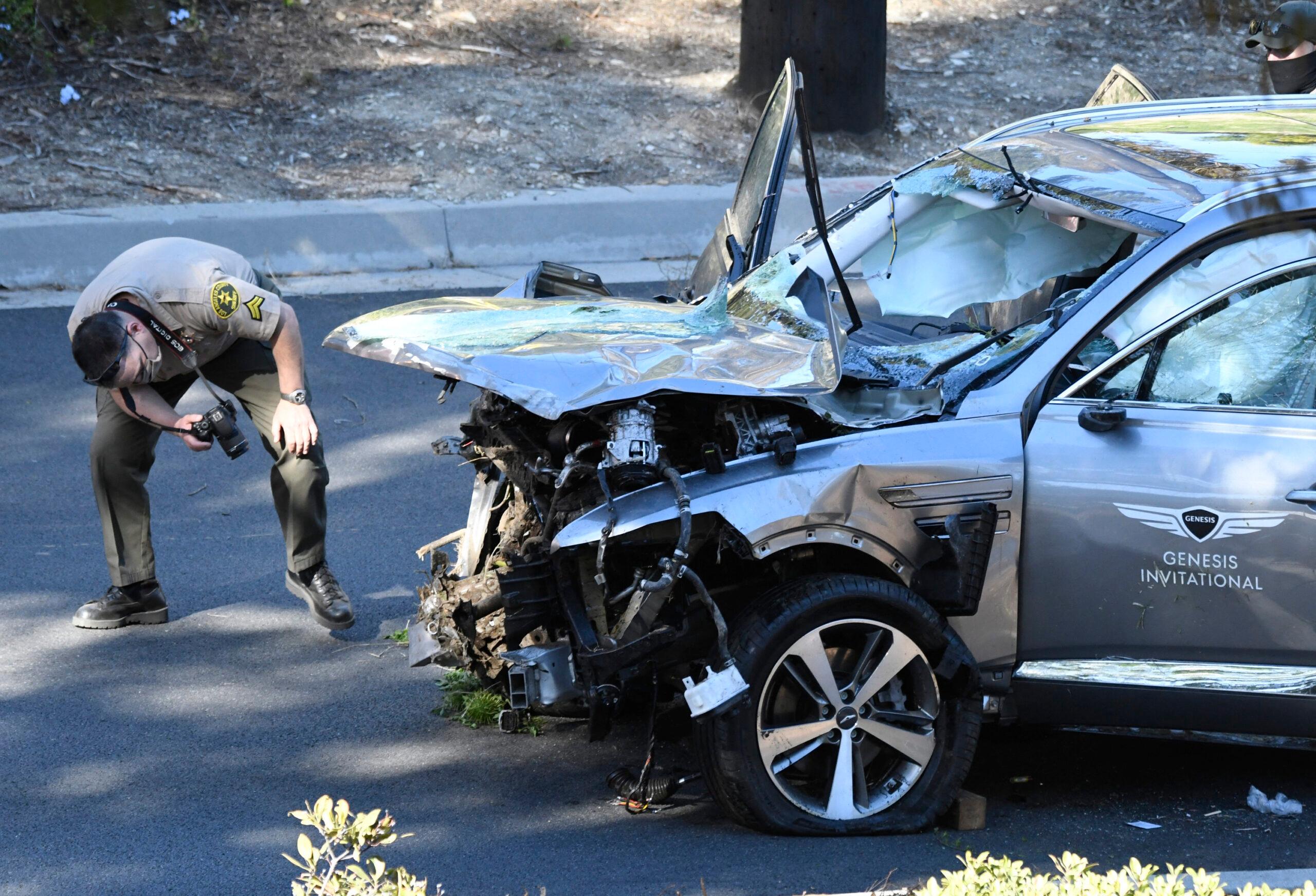 Tiger Woods ferido em um único acidente de carro em Los Angeles