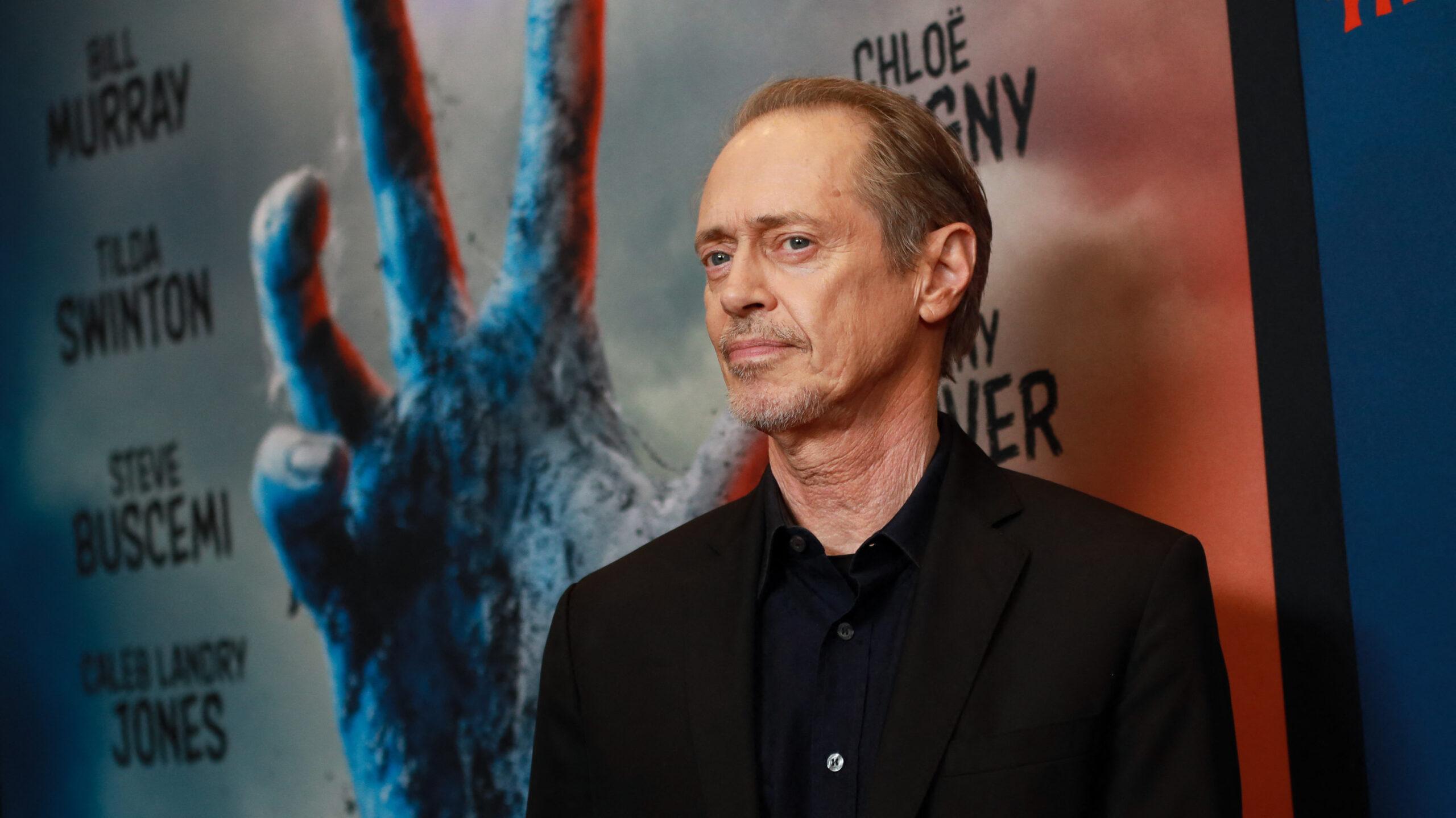 Steven Buscemi comparece à estreia de The Dead Don't Die em Nova York.