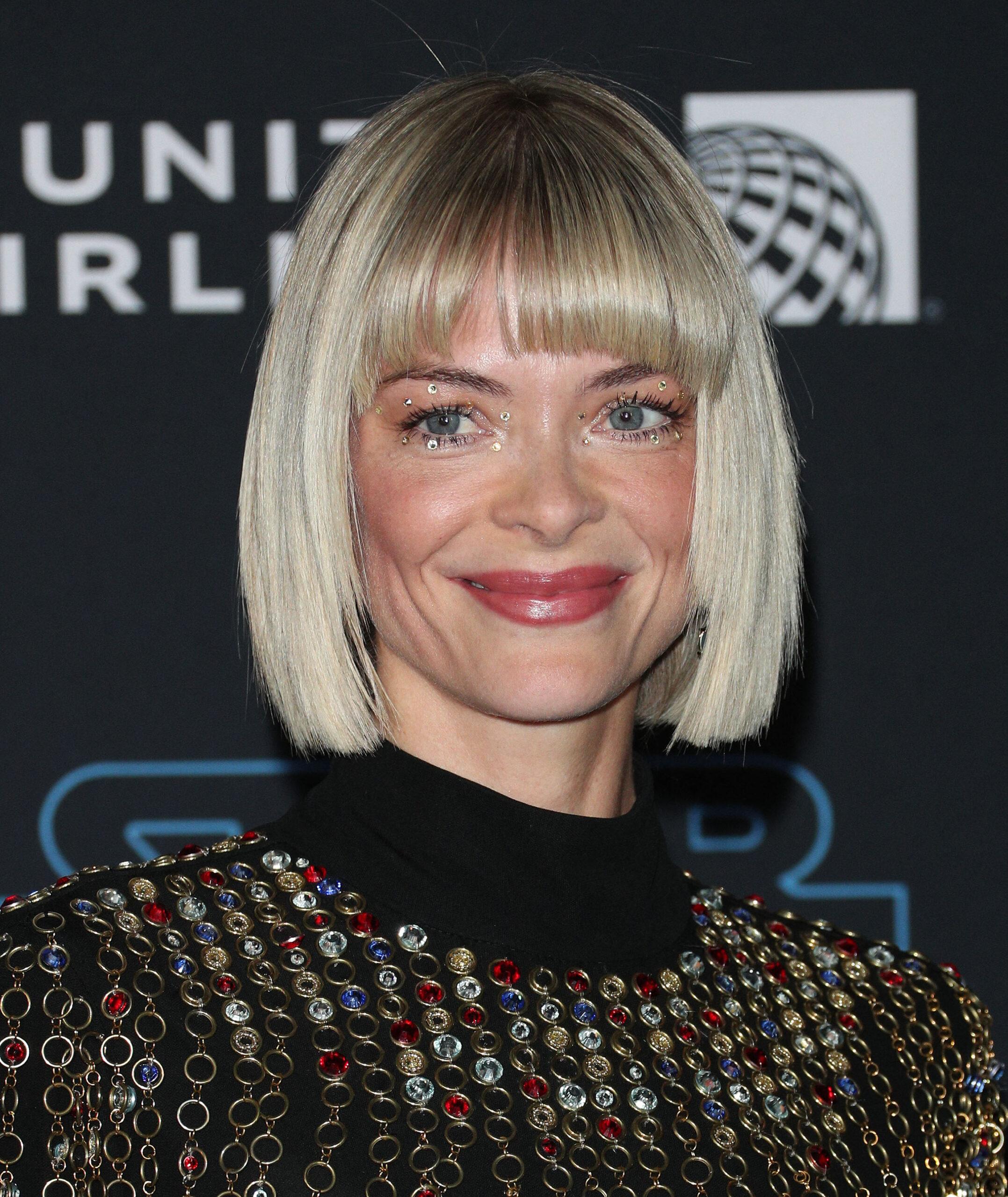 Jaime King di pemutaran perdana Star Wars: The Rise Of Skywalker