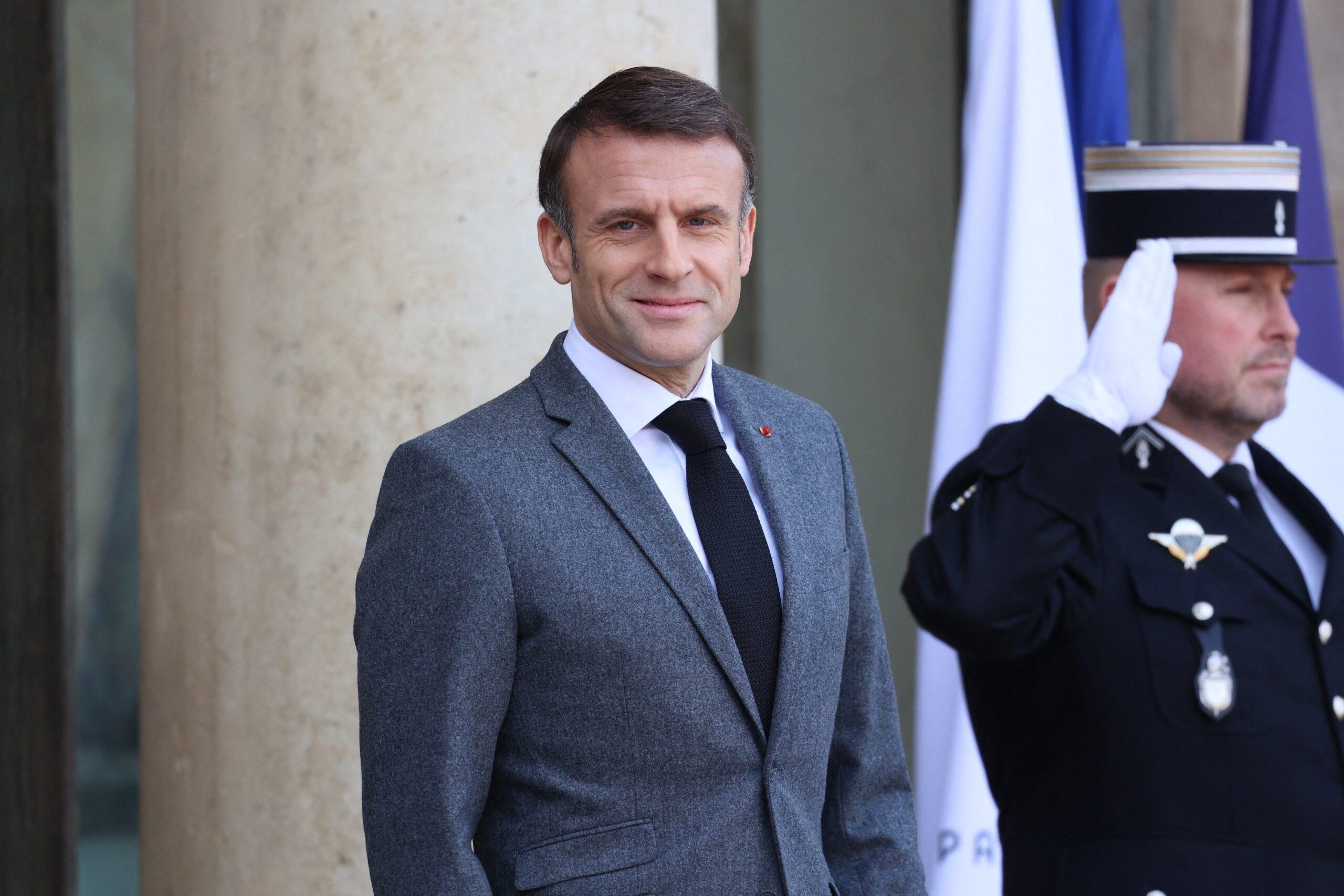 Emmanuel Macron receives Mr HUN Manet, Prime Minister of the Kingdom of Cambodia