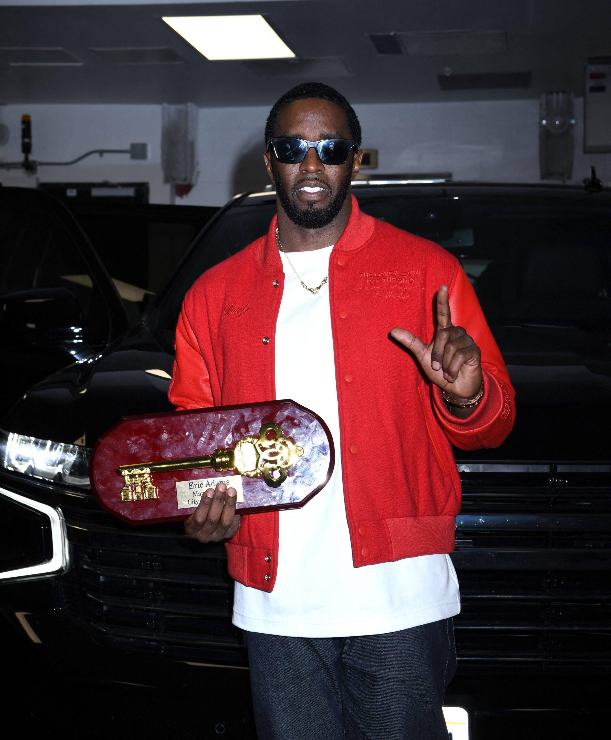 Diddy Combs with his key to New York City