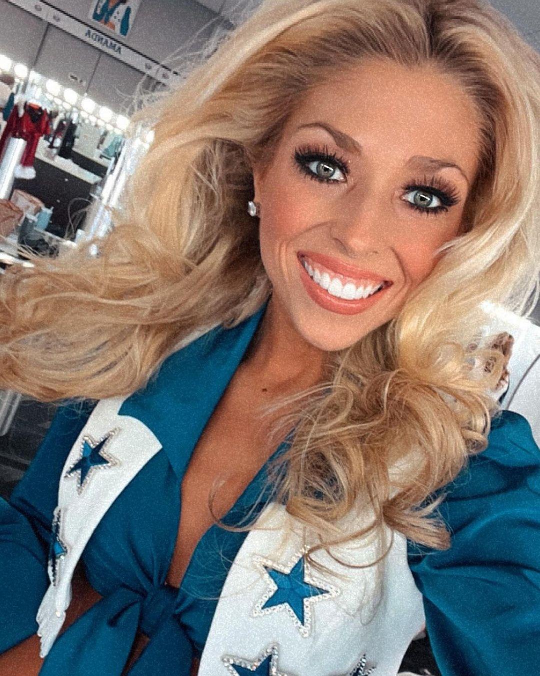 Victoria Kalina takes a selfie in Dallas Cowboys Cheerleader uniform