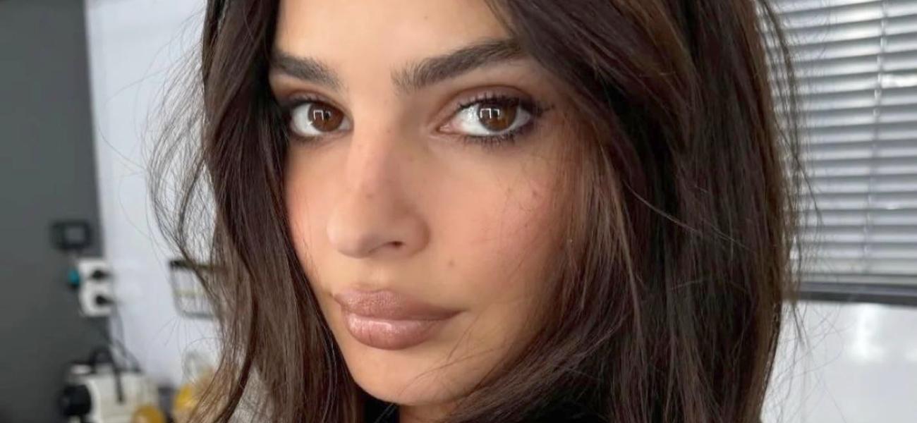 Emily Ratajkowski close up