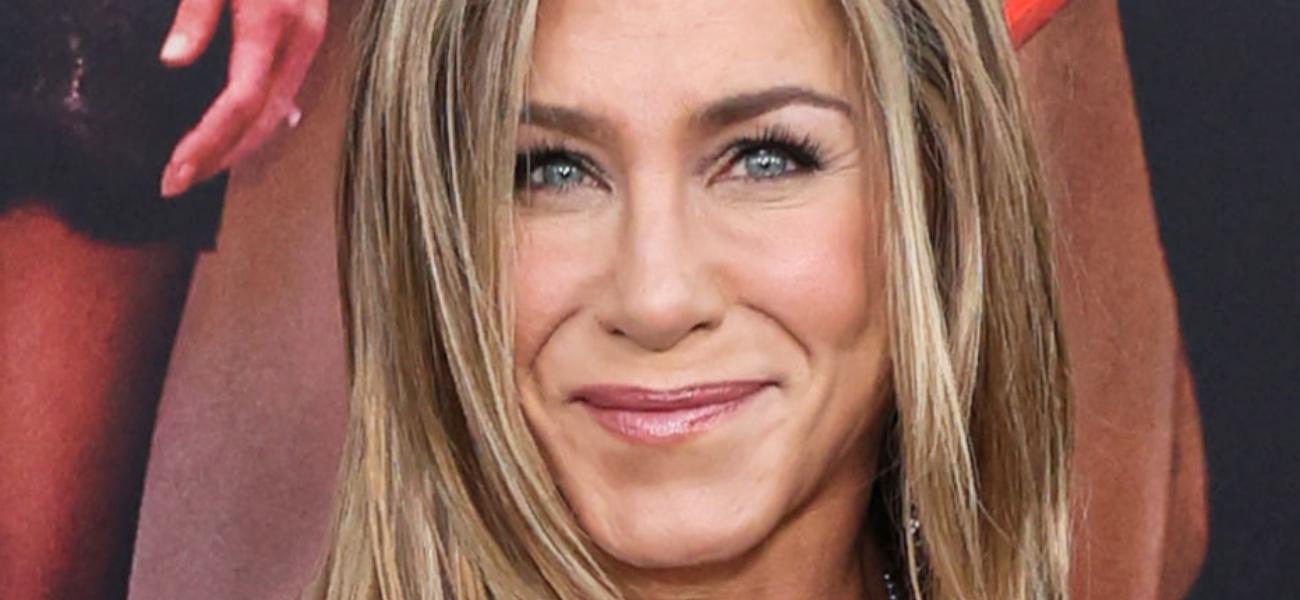 Jennifer Aniston close up