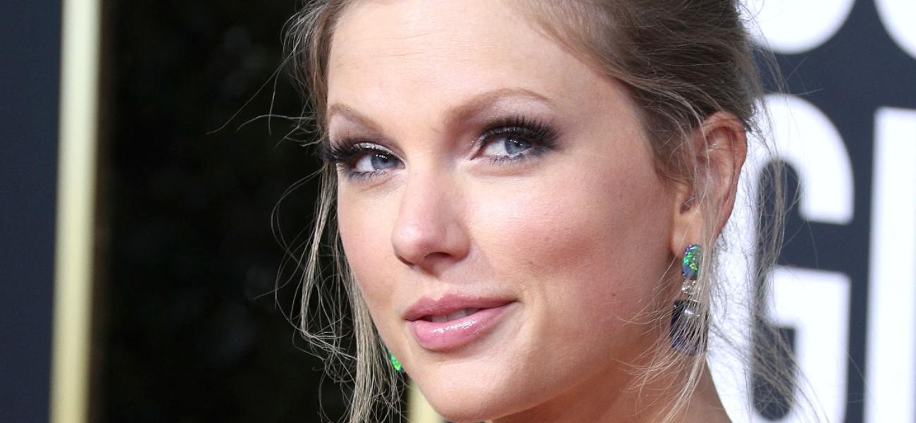 Taylor Swift close up