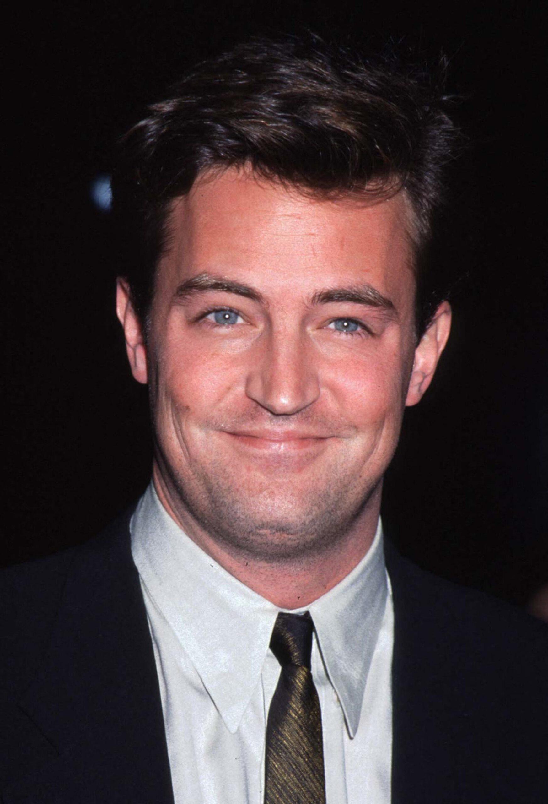 Matthew Perry na premierze filmu „Pocałuj dziewczyny”.