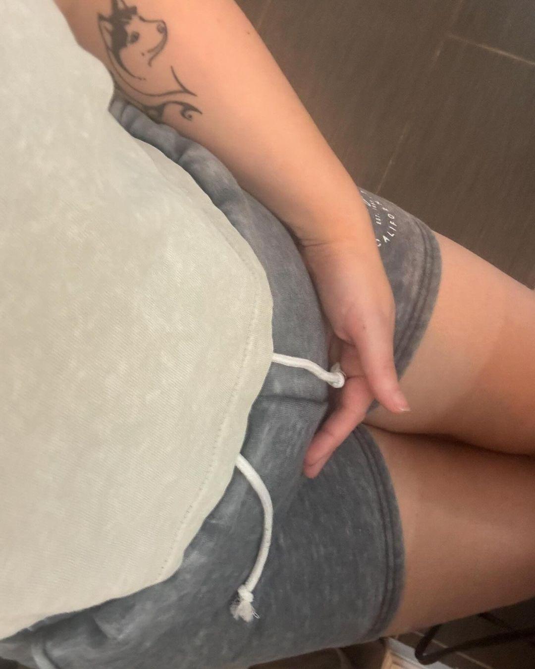 Gypsy Rose Blanchard holds her pregnant belly