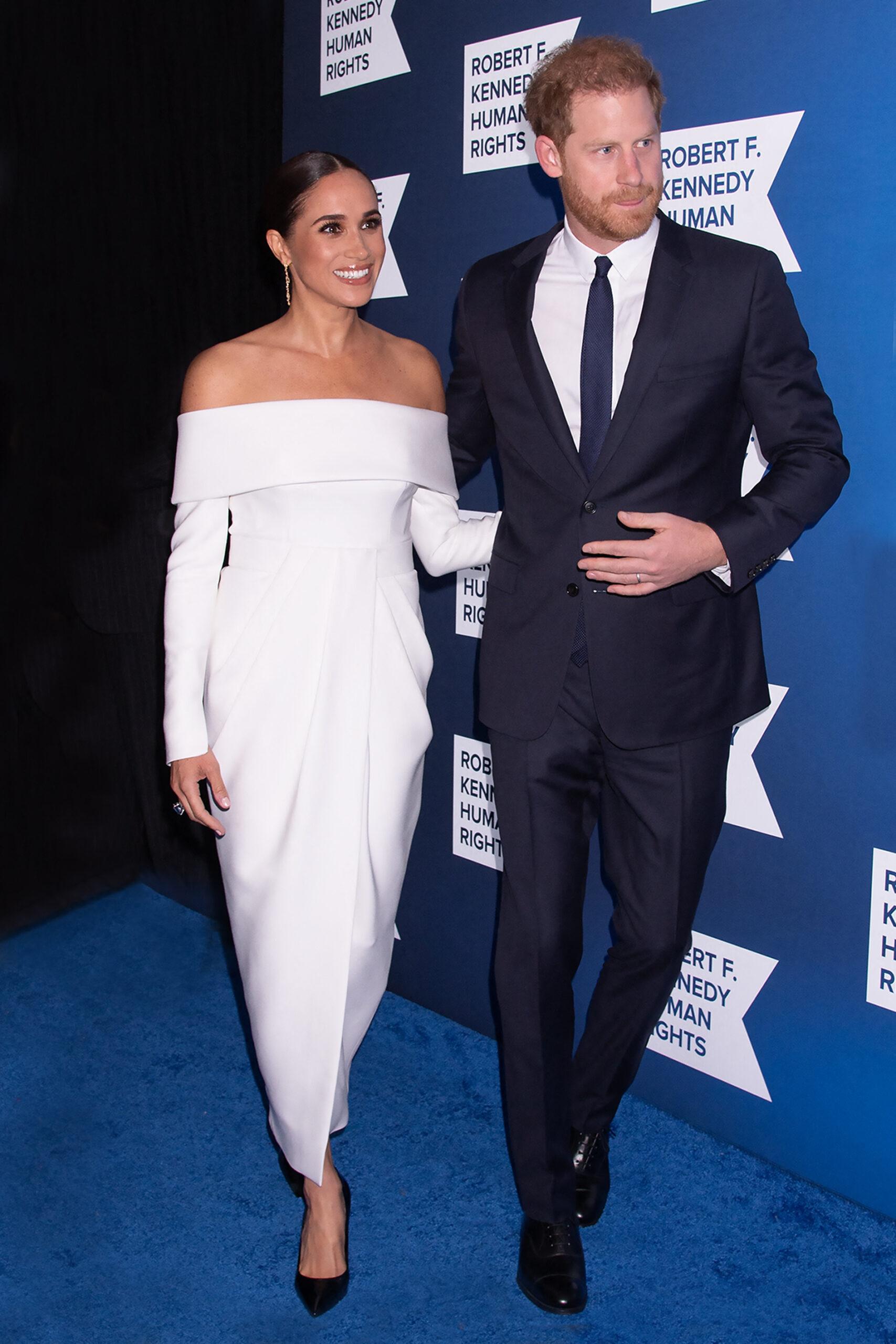 Príncipe Harry e Meghan Markle participam do Ripple Of Hope Gala Hilton Hotel, em Nova York.  06 de dezembro de 2022