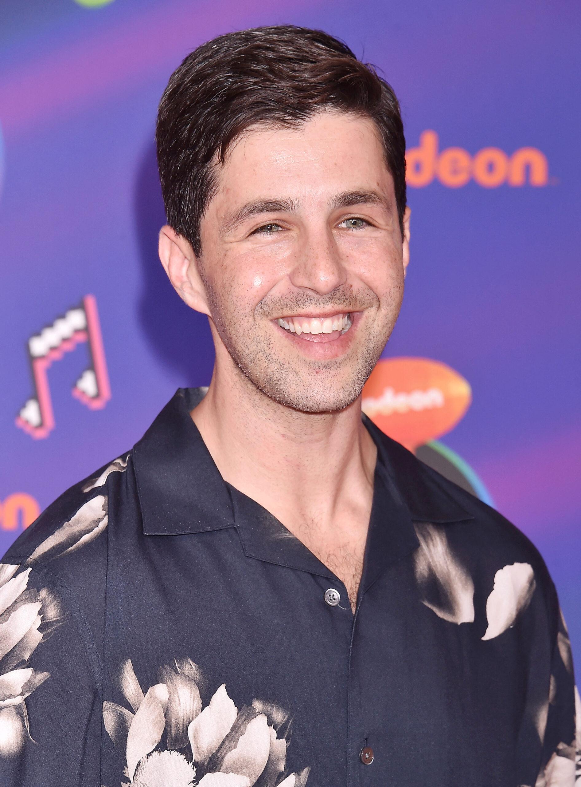 Josh Peck at 2022 Nickelodeon Kid's Choice Awards 