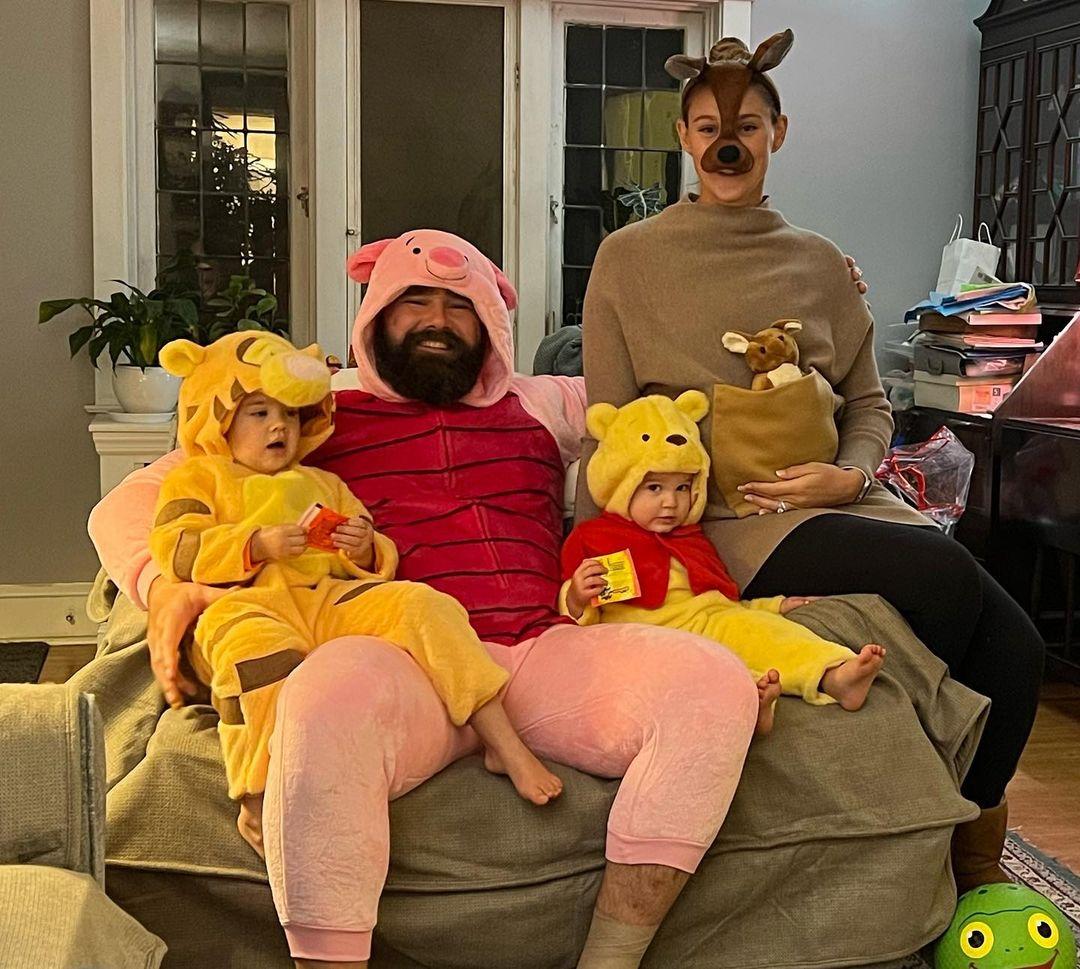 A família Kelce vestida para o Halloween