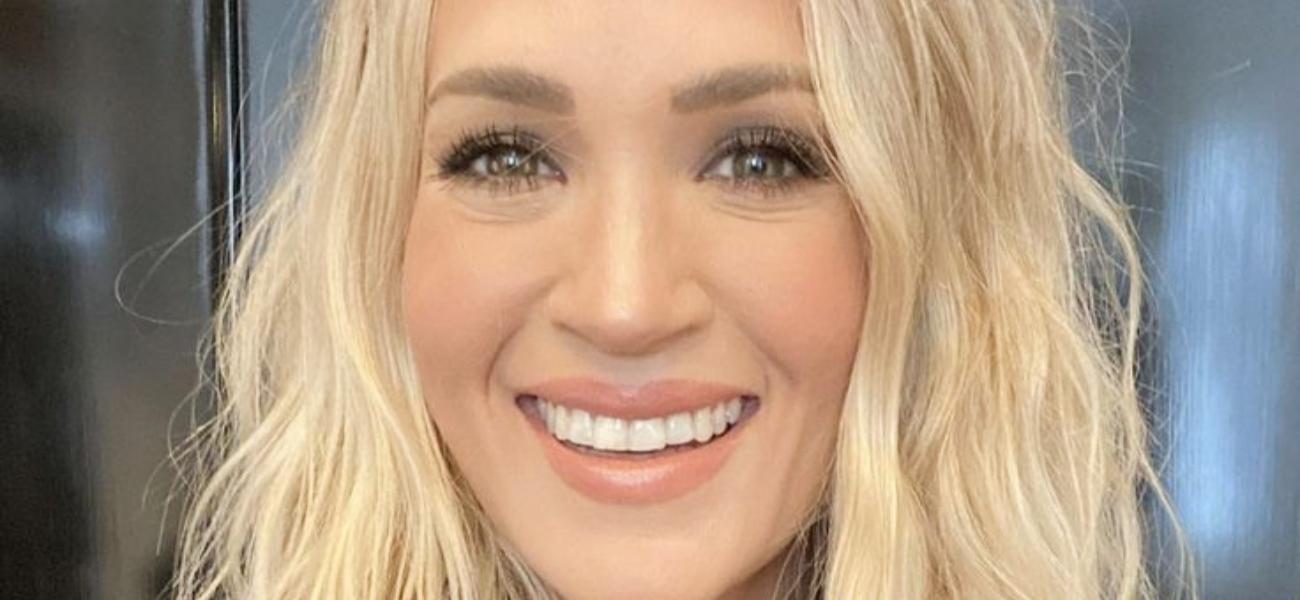 Carrie Underwood smiling