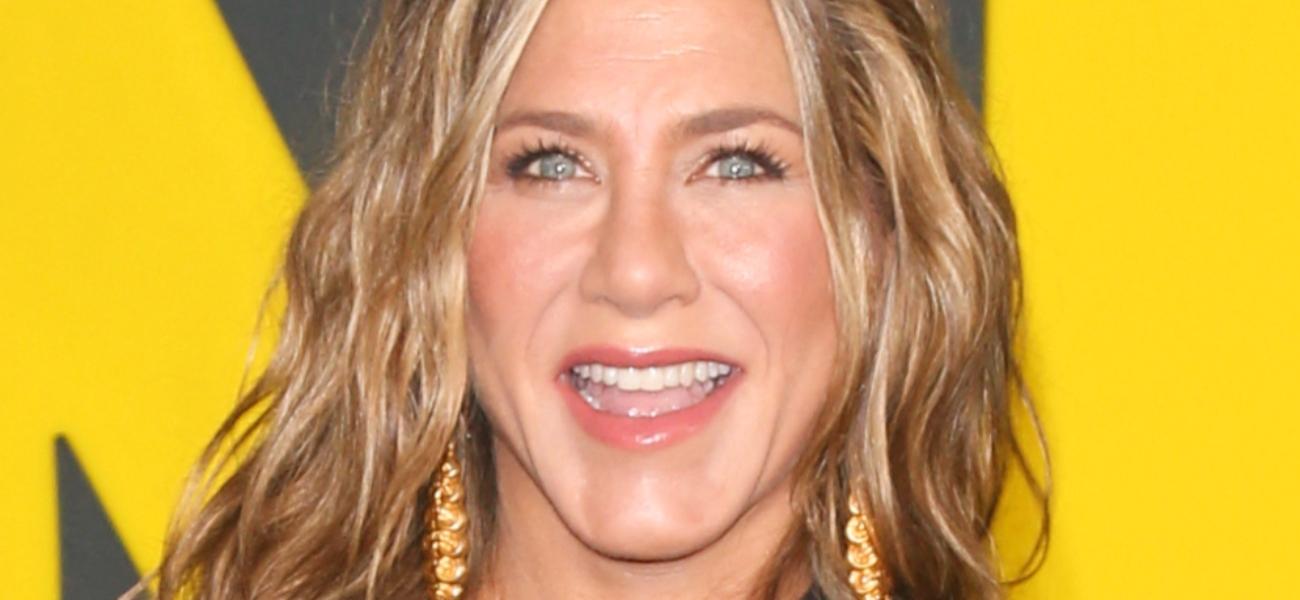 Jennifer Aniston close up