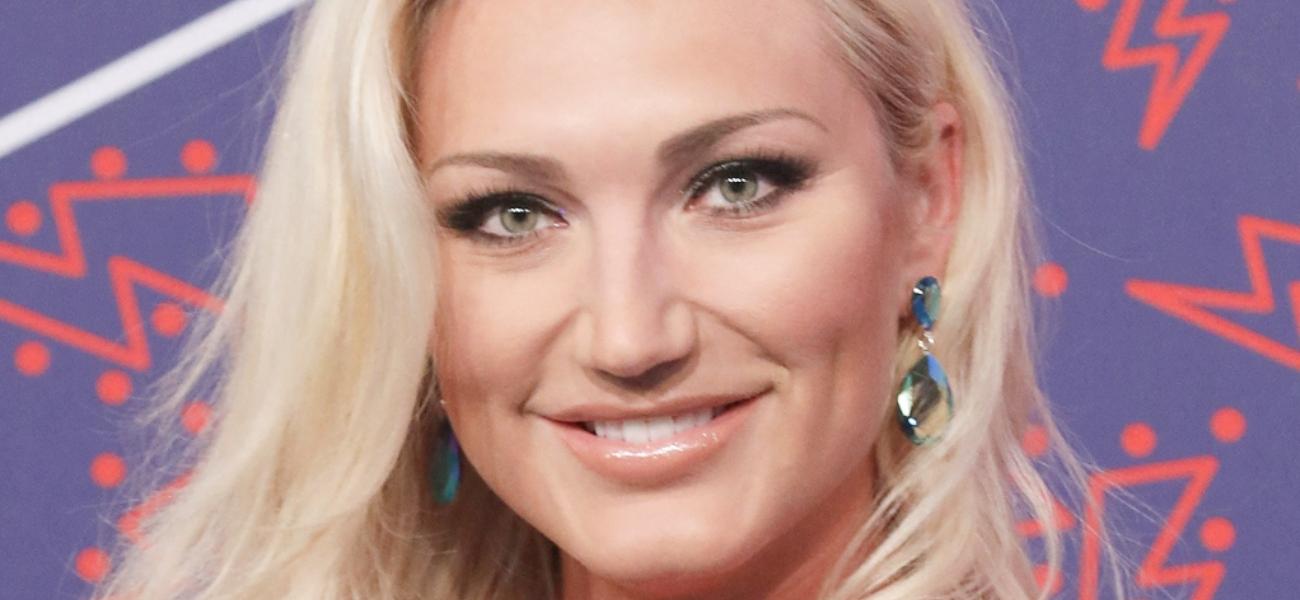 Brooke Hogan close up