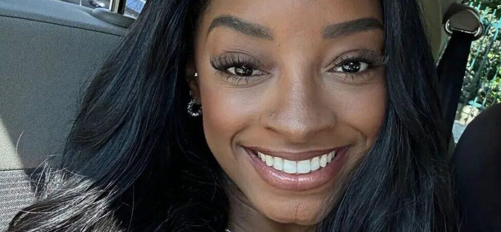 Simone Biles takes a selfie showing off new hairstyle