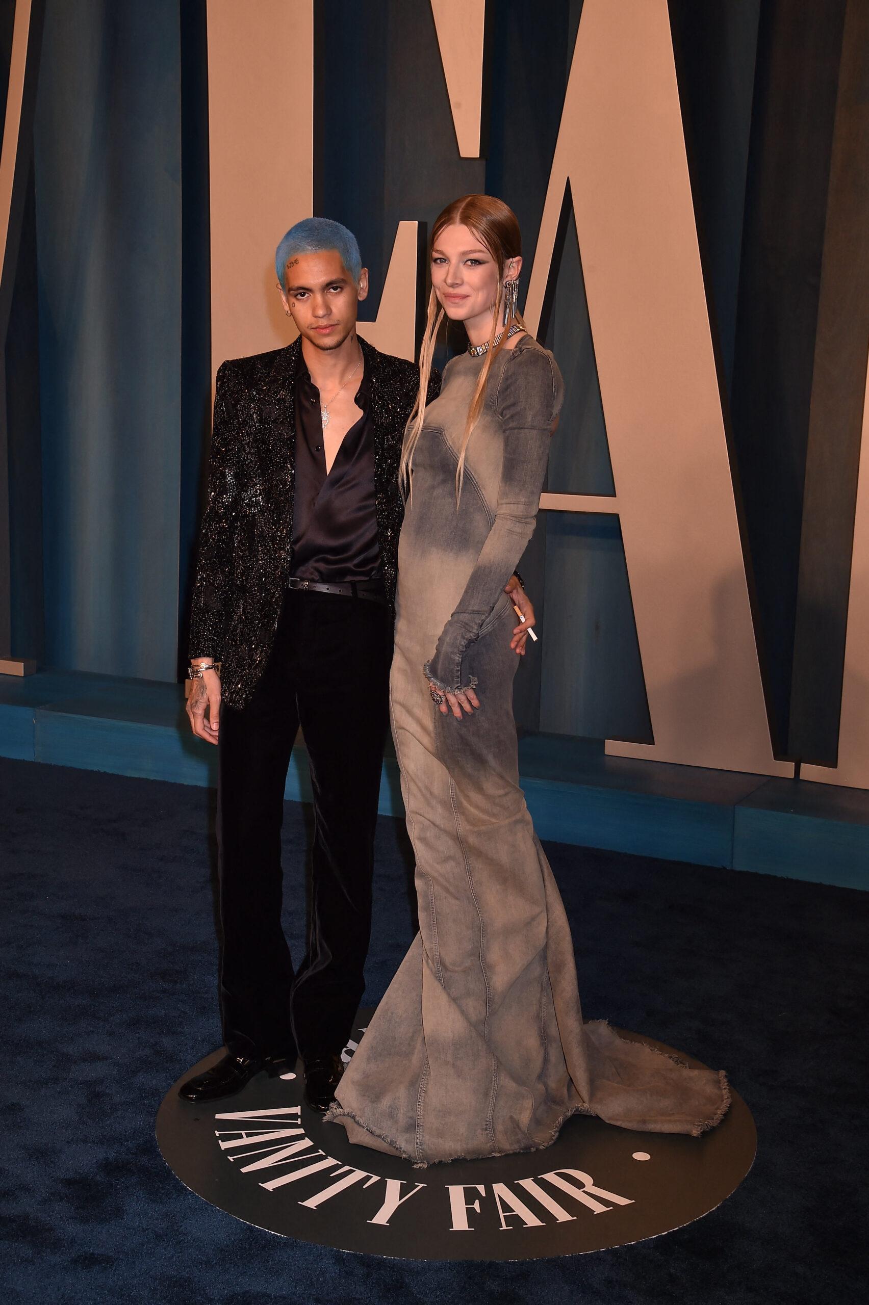 Hunter Schafer and Dominic Fike at 2022 Vanity Fair Oscar Party hosted by Radhika Jones