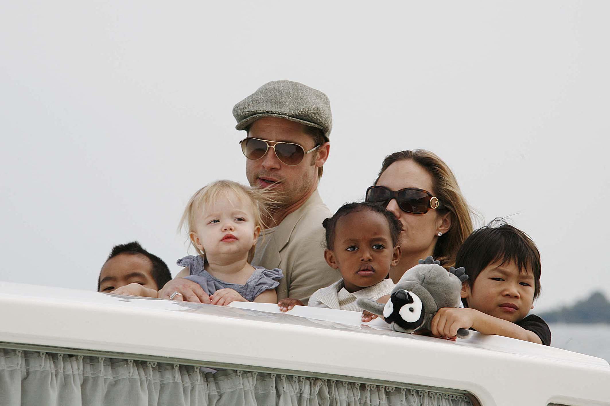 Brad Pitt, Angelina Jolie e seus filhos