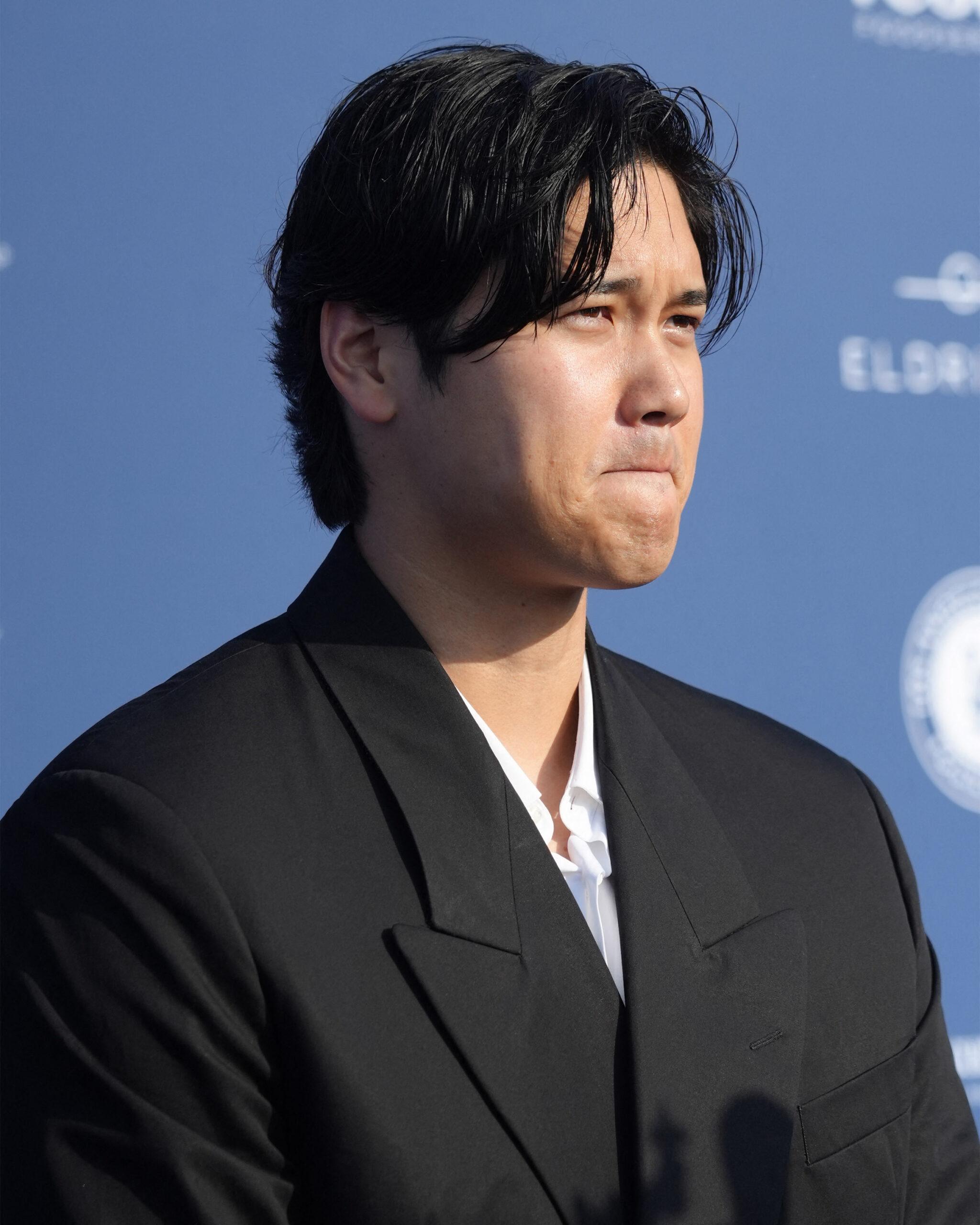 LA Dodger Superstar Shohei Ohtani cumprimenta a imprensa no evento da Dodger Foundation