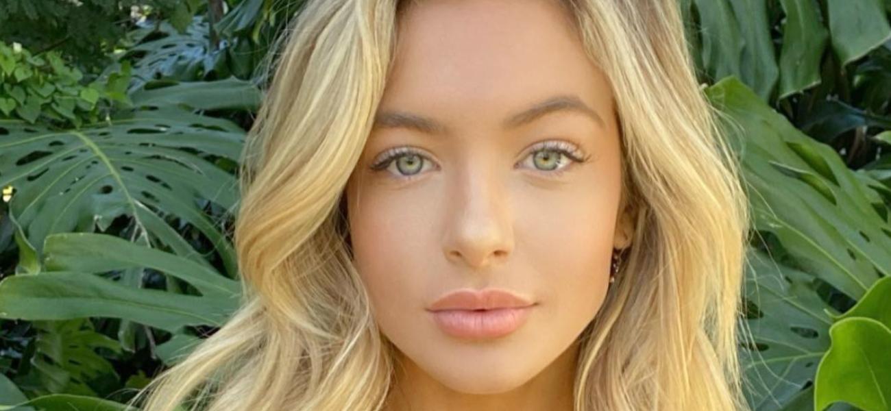 Hannah Palmer In String Bikini Sunbathe Named 'Most Beautiful'