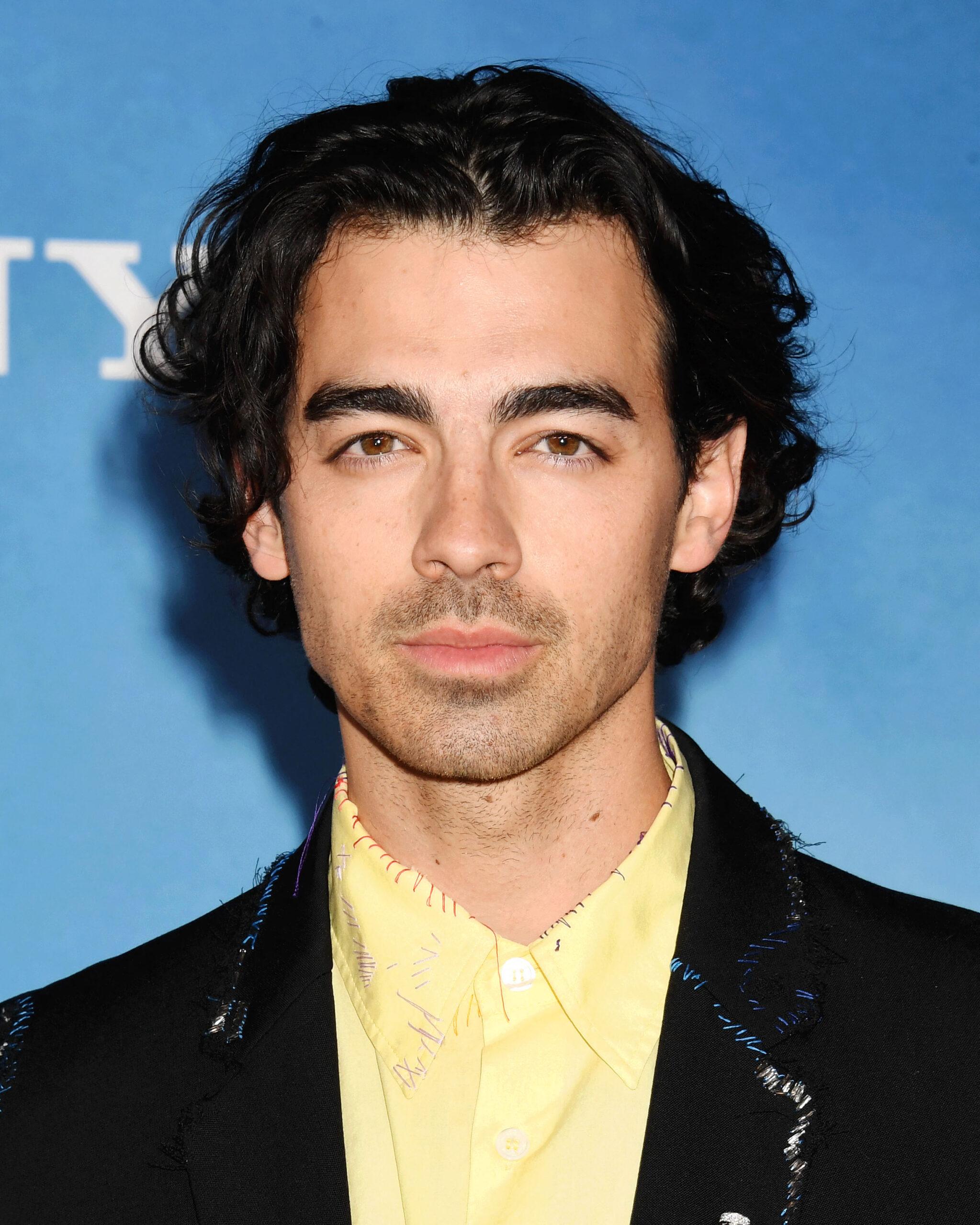 Joe Jonas na premierze filmu Sony Pictures w Los Angeles "Oddanie"