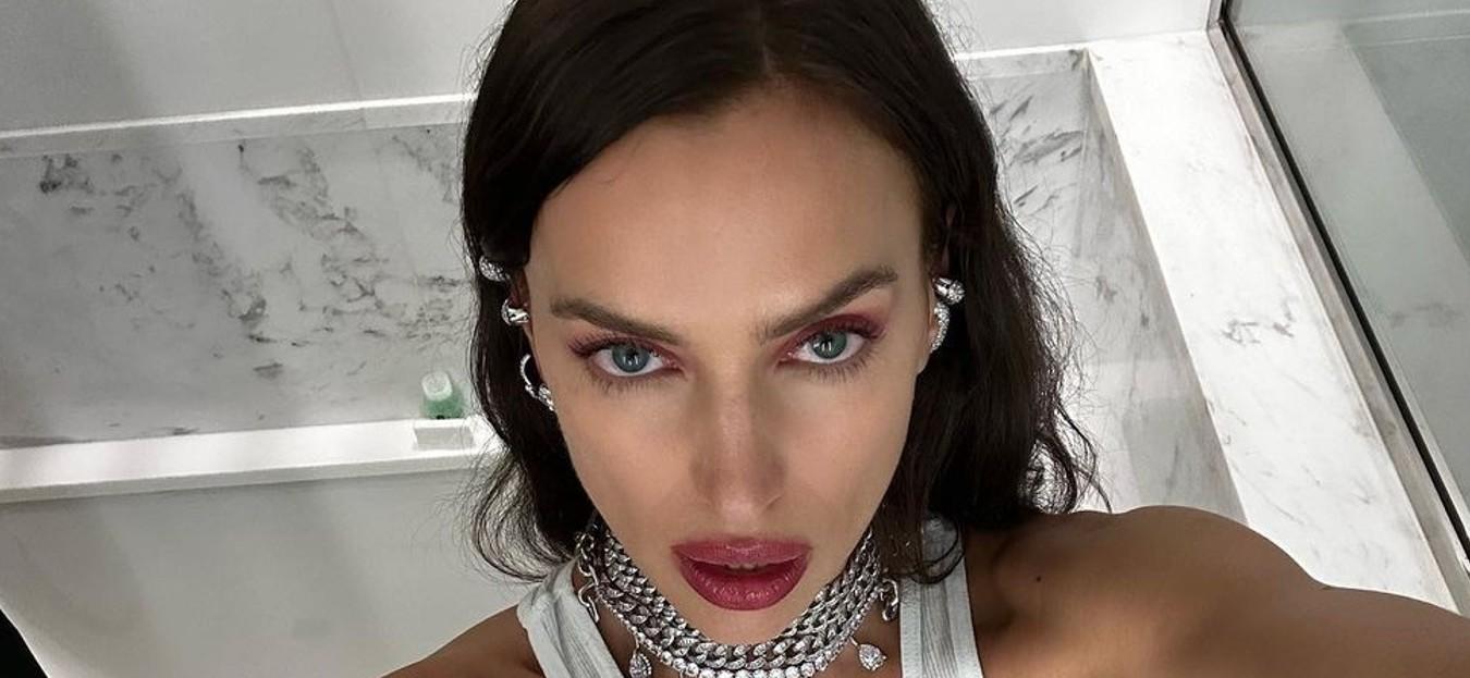 Irina Shayk snaps a selfie.